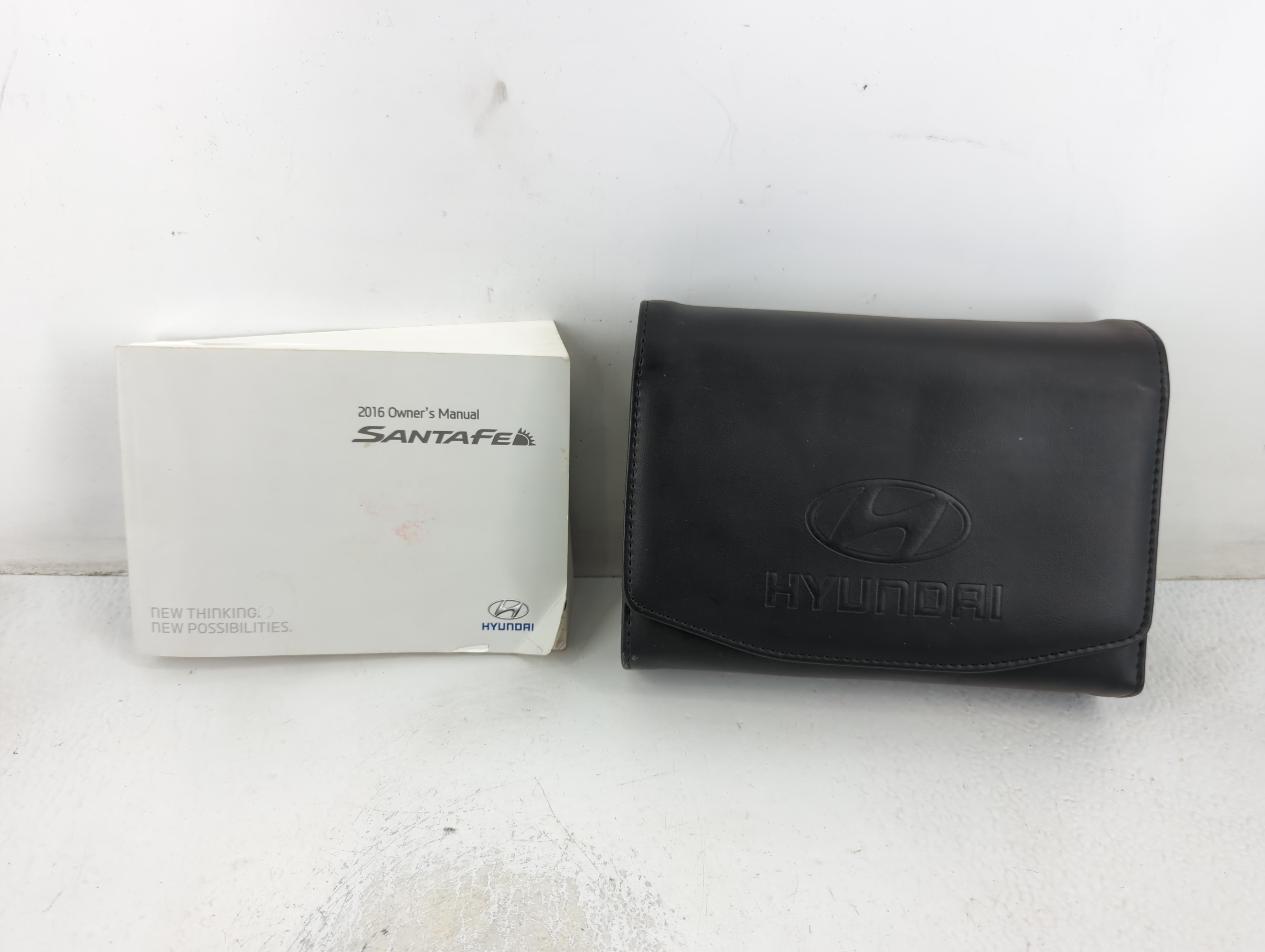2016 Hyundai Santa Fe Owners Manual Book Guide 700365 - Oemusedautoparts1.com