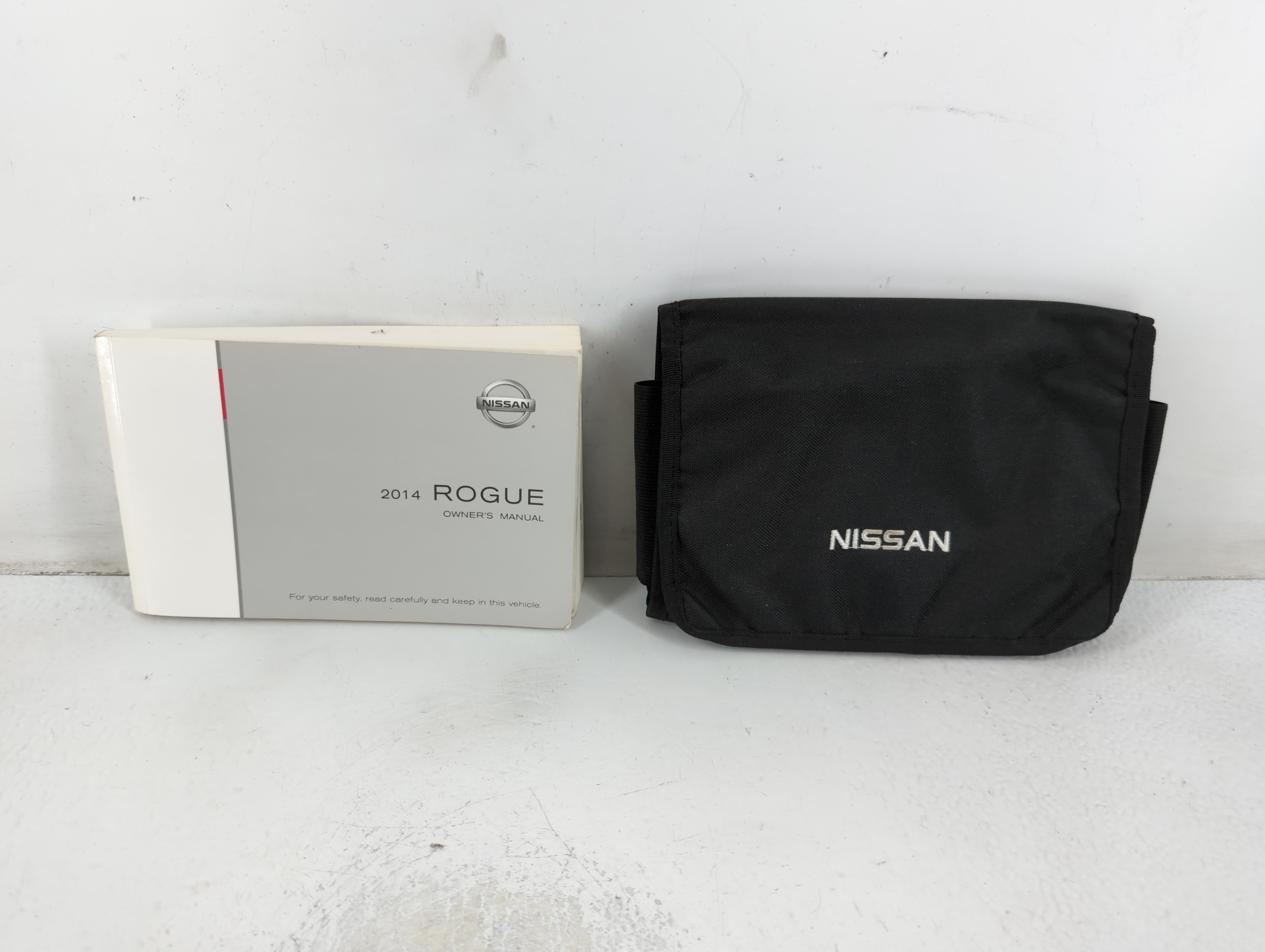 2014 Nissan Rogue Owners Manual Book Guide 700401 - Oemusedautoparts1.com