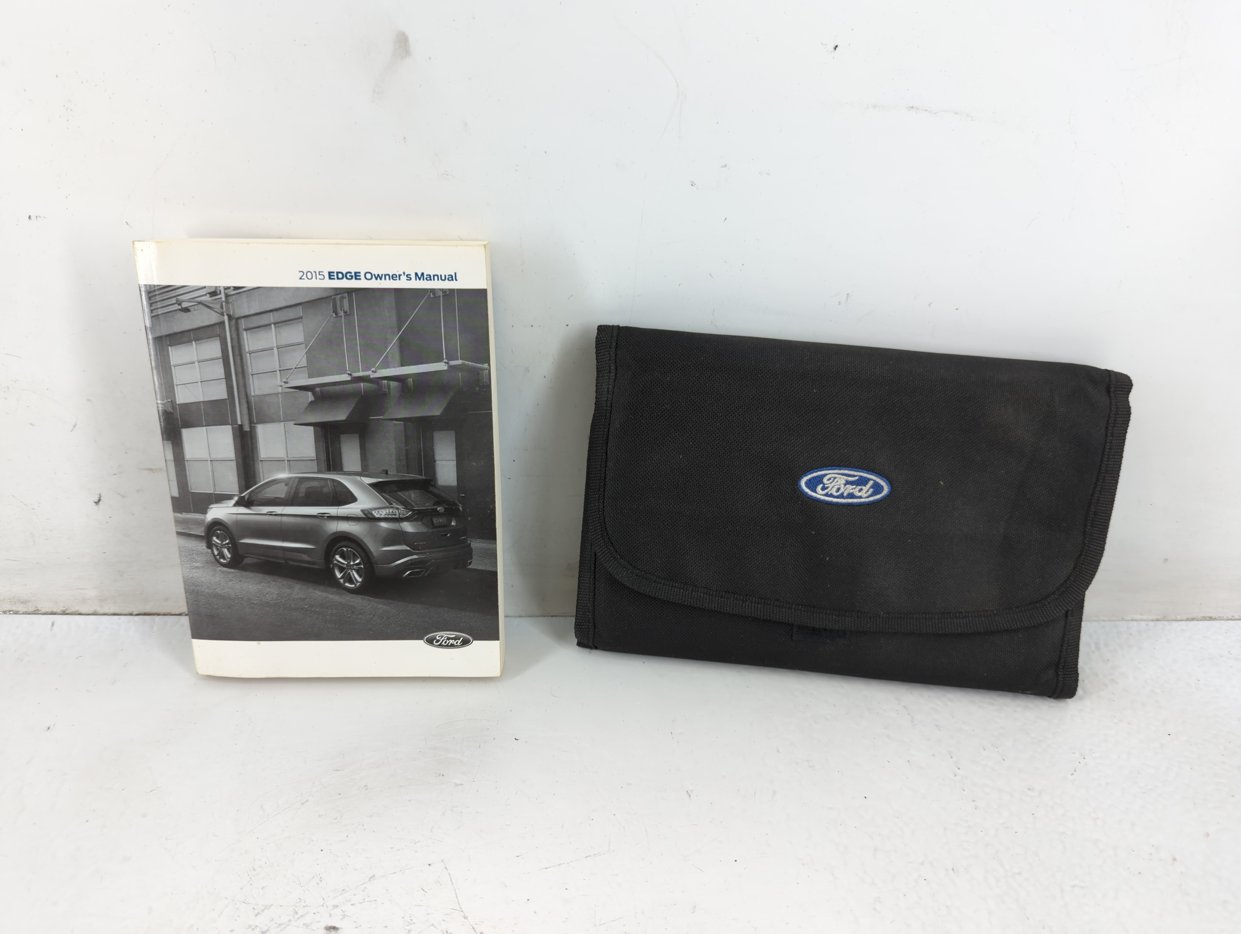 Picture of 2015 Ford Edge Owners Manual Book Guide 700408