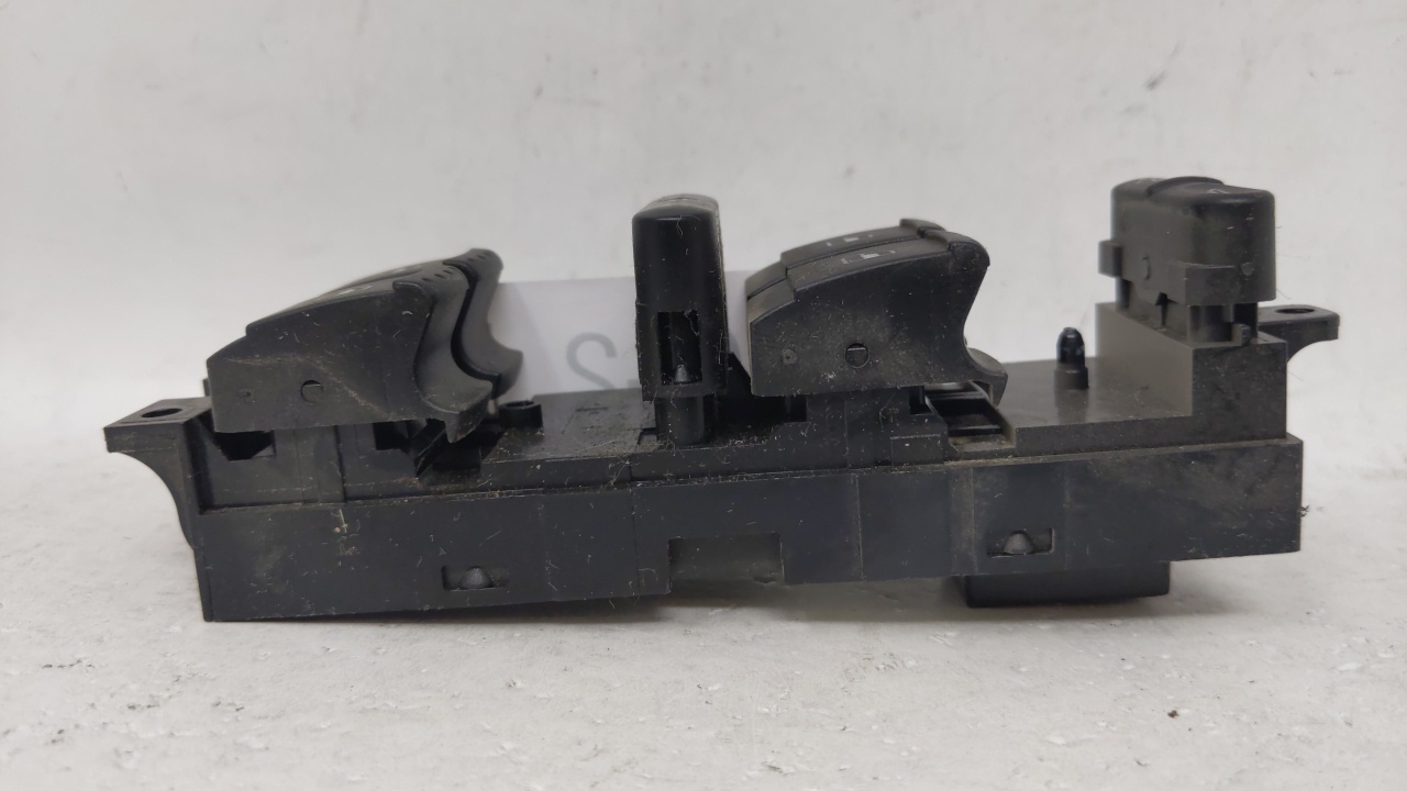 2000-2007 Volkswagen Golf Driver Left Door Master Power Window Switch 70042 - Oemusedautoparts1.com