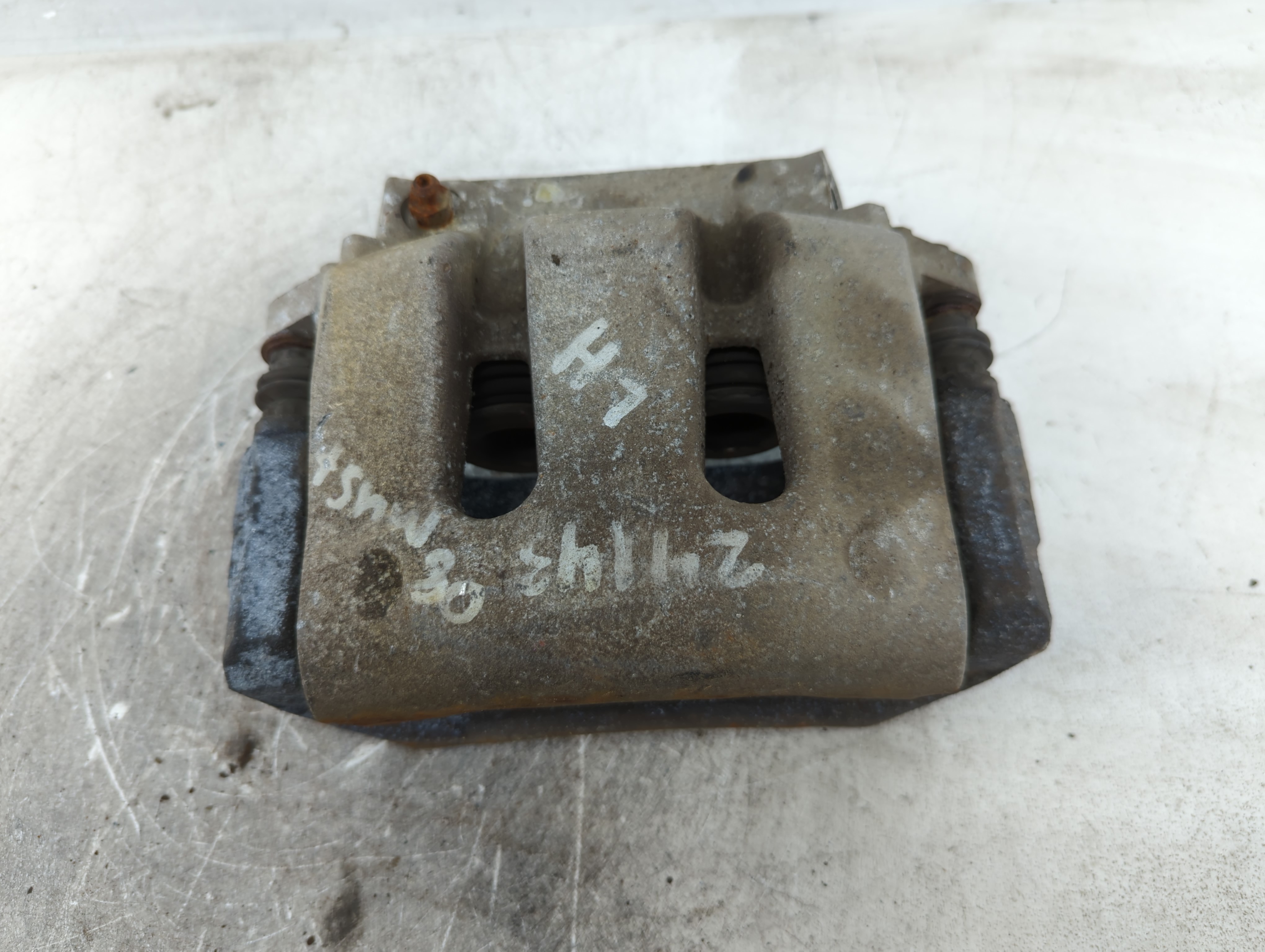 Picture of 2005-2010 Ford Mustang Front Driver Left Brake Caliper 701048