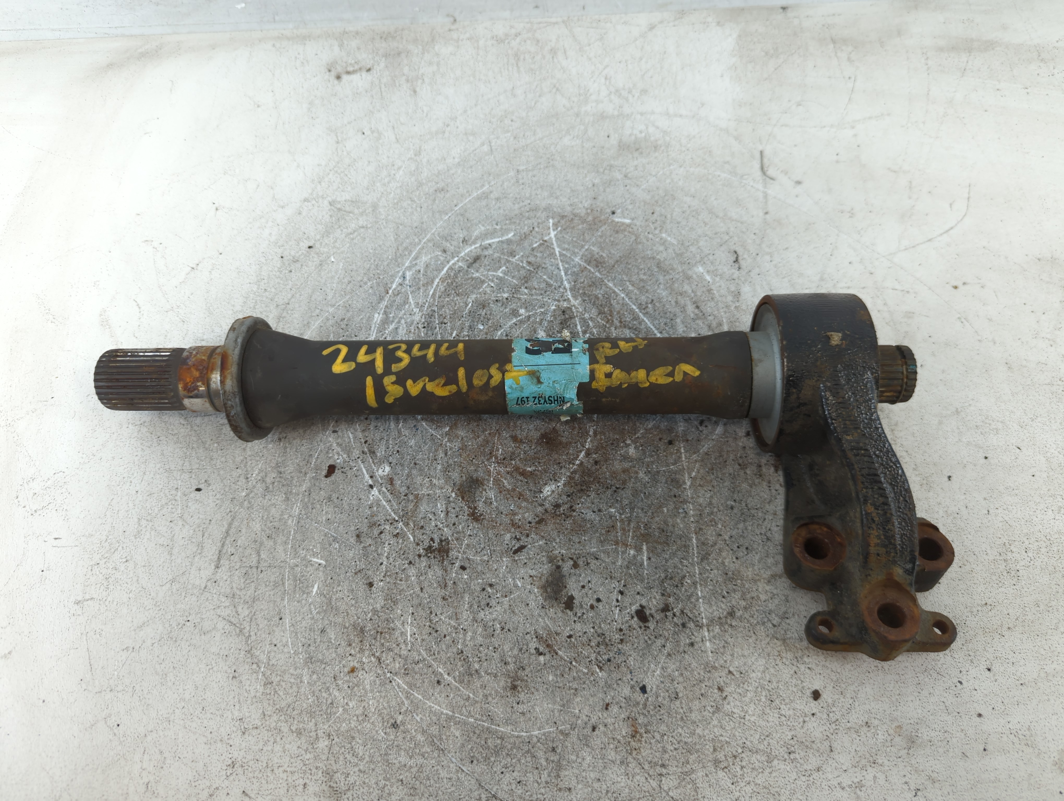 Picture of 2014-2015 Kia Sorento Front Jackshaft 701179