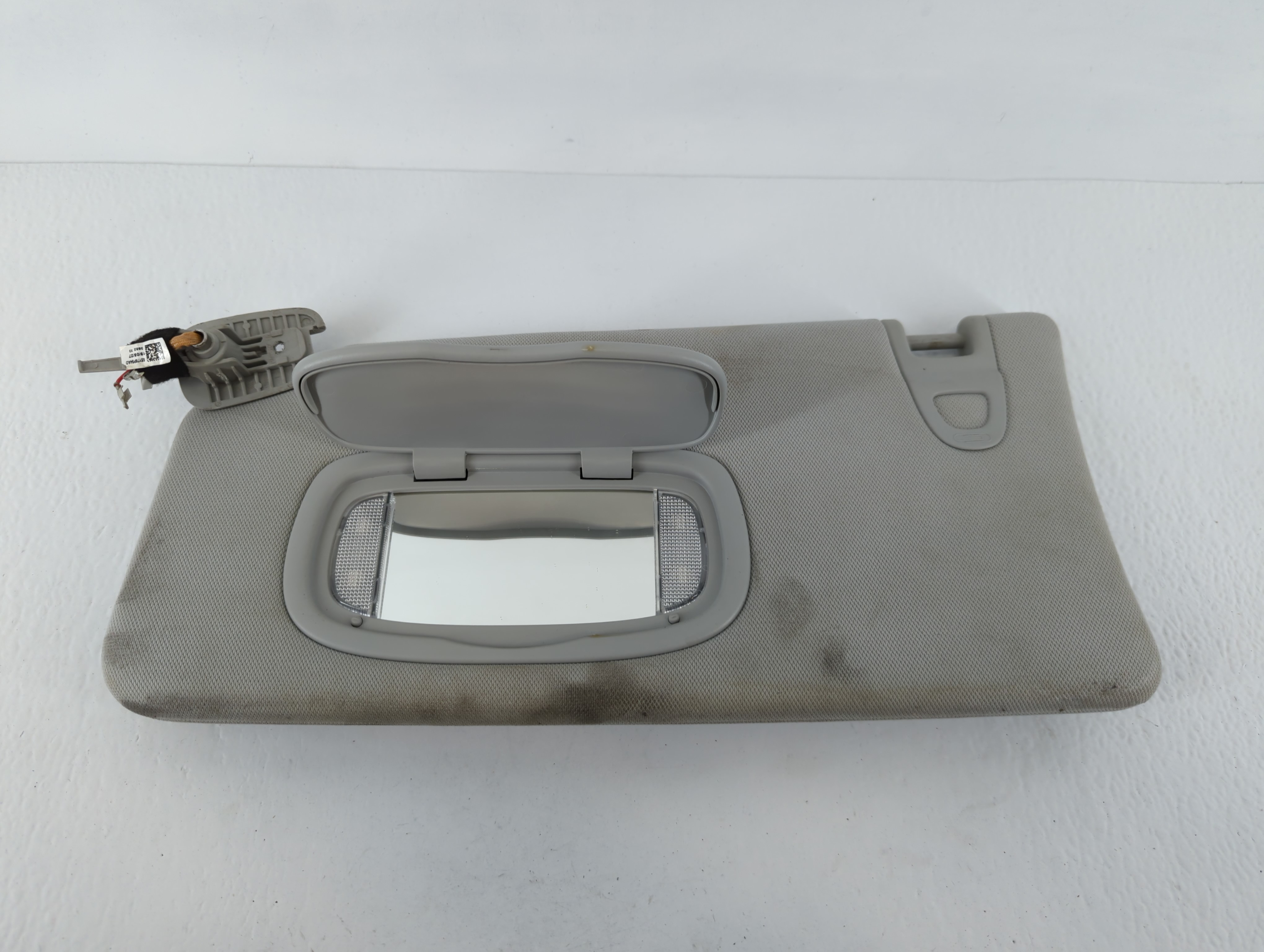 2019 Jeep Compass Driver Sun Visor Mirror Left Sunvisor Light Beige 701243 - Oemusedautoparts1.com