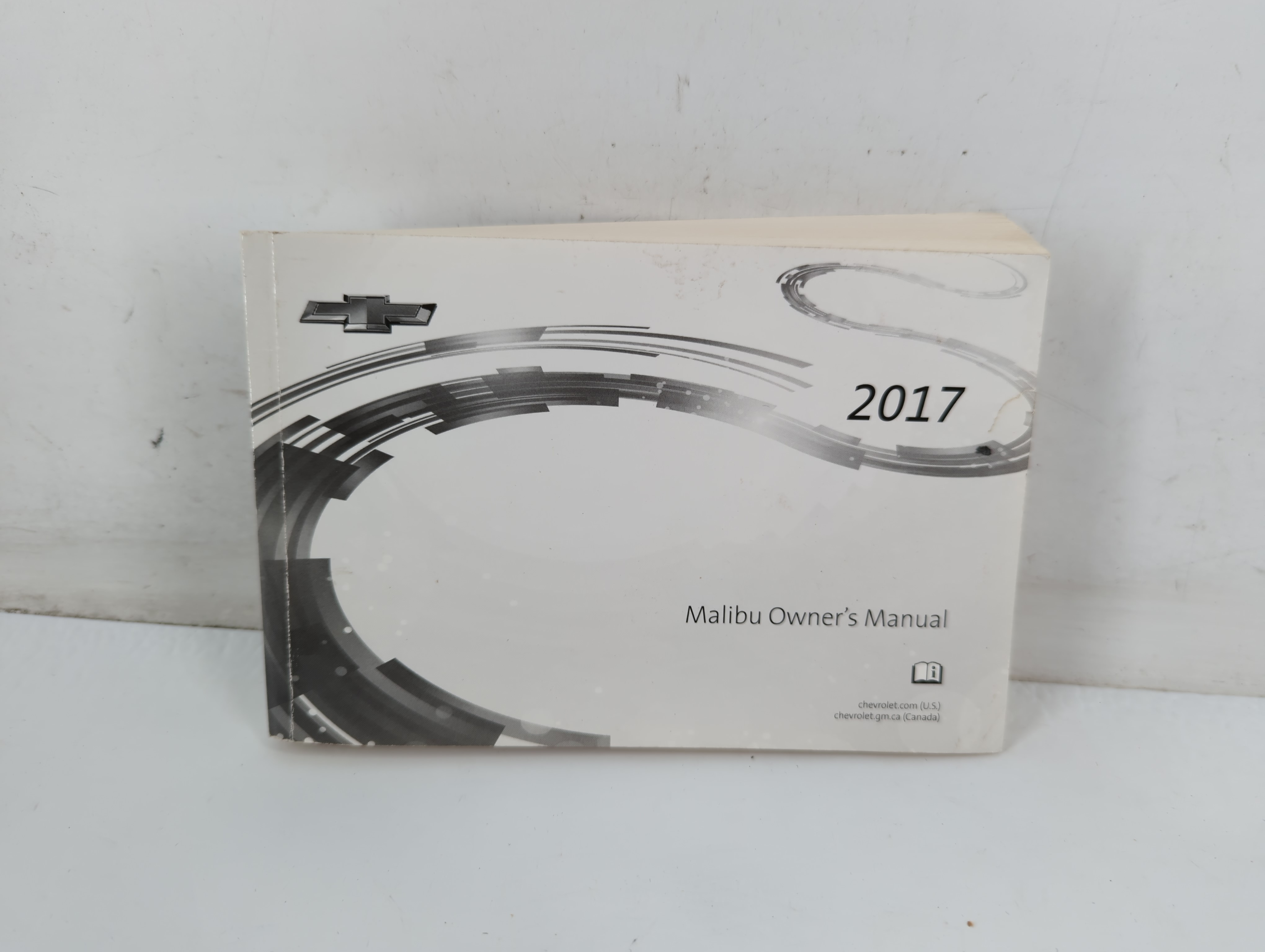 2017 Chevrolet Malibu Owners Manual Book Guide 701518 - Oemusedautoparts1.com