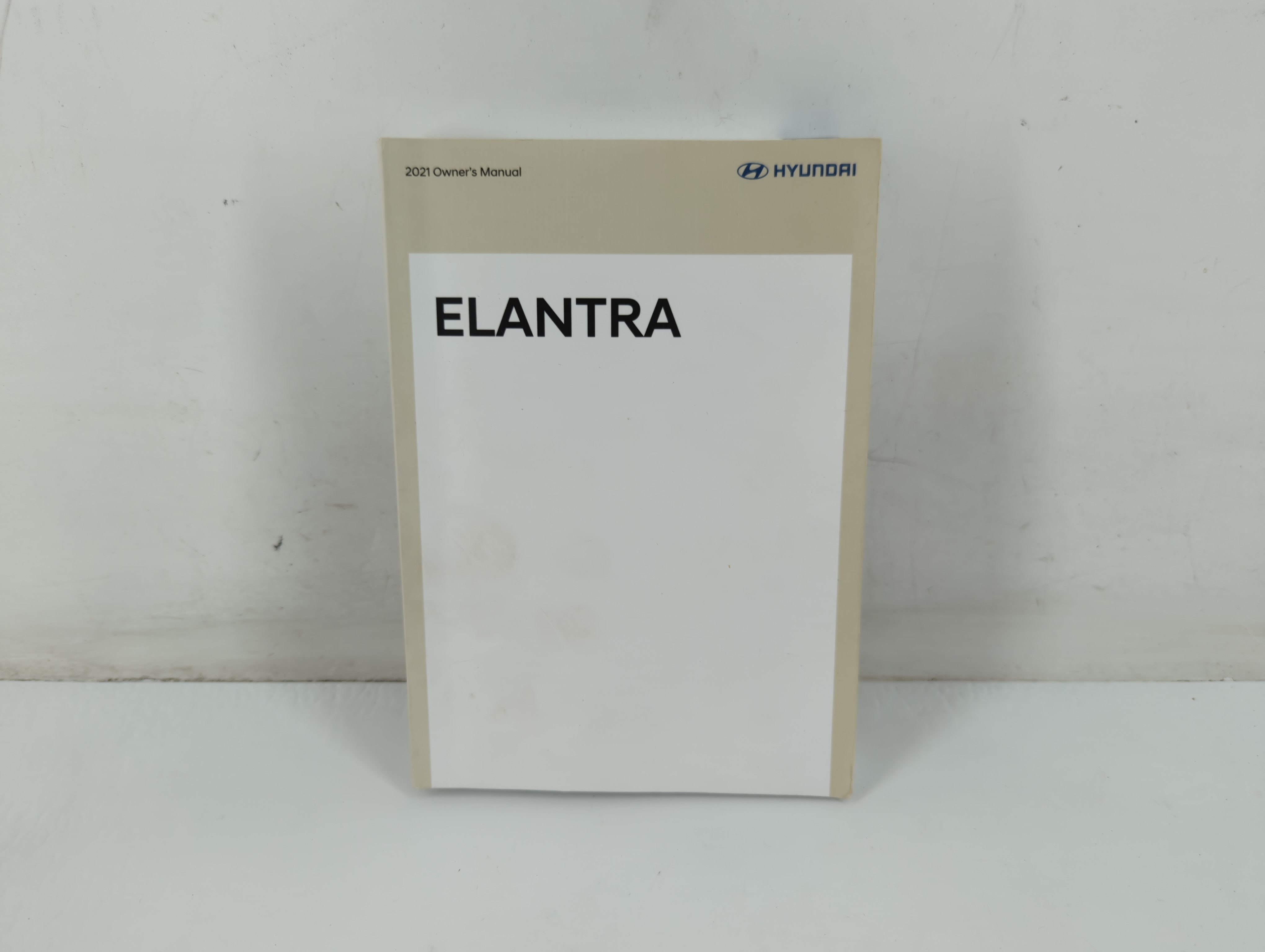 Picture of 2021 Hyundai Elantra Owners Manual Book Guide 701569