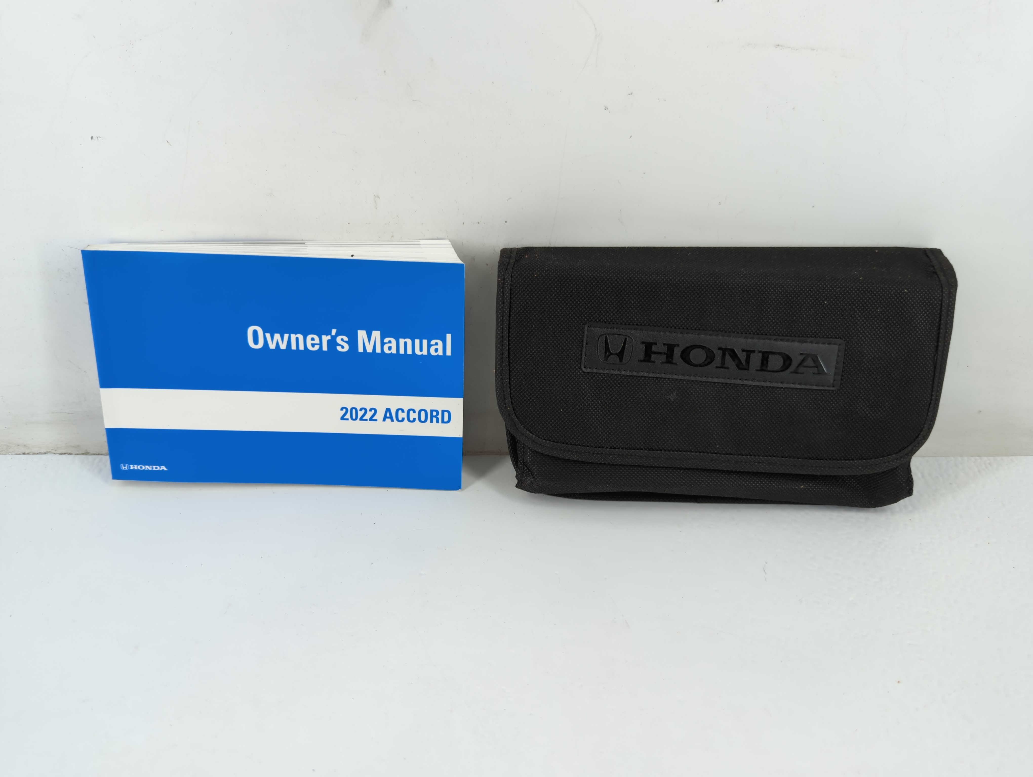 Picture of 2022 Honda Accord Owners Manual Book Guide 701657