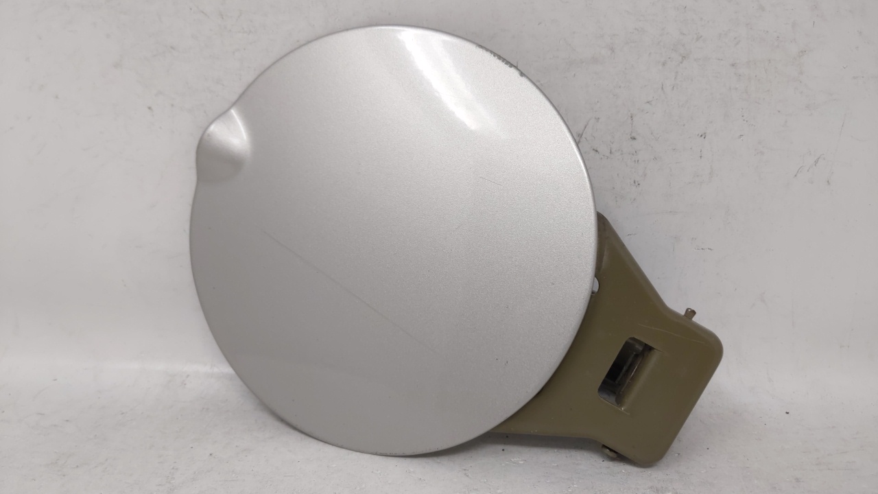 2005-2007 Ford Freestar Fuel Tank Door Lid Gas Tank Silver 70178 - Oemusedautoparts1.com