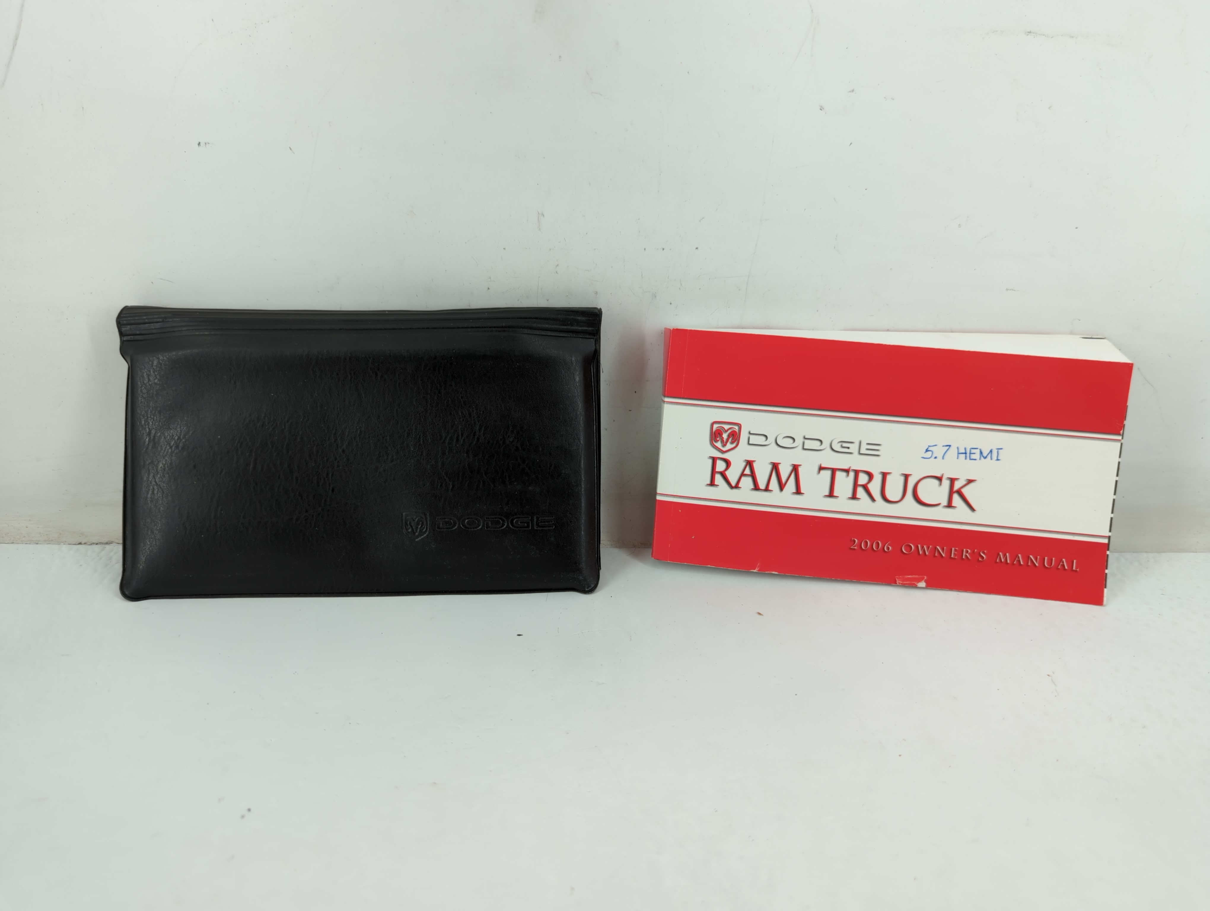 Picture of 2006 Dodge Ram 1500 Owners Manual Book Guide 702011
