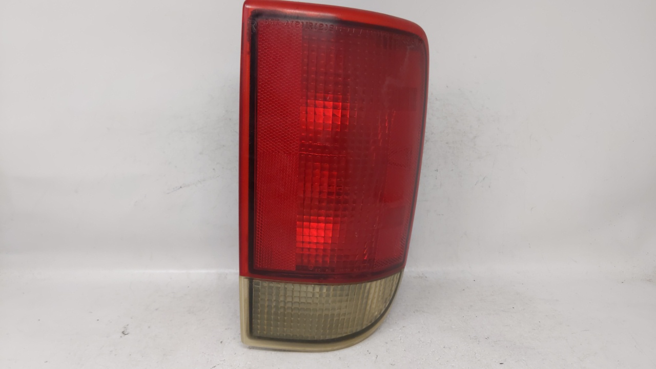 1995-2005 Chevrolet S10 Passenger Right Side Tail Light Taillight Oem 70204 - Oemusedautoparts1.com