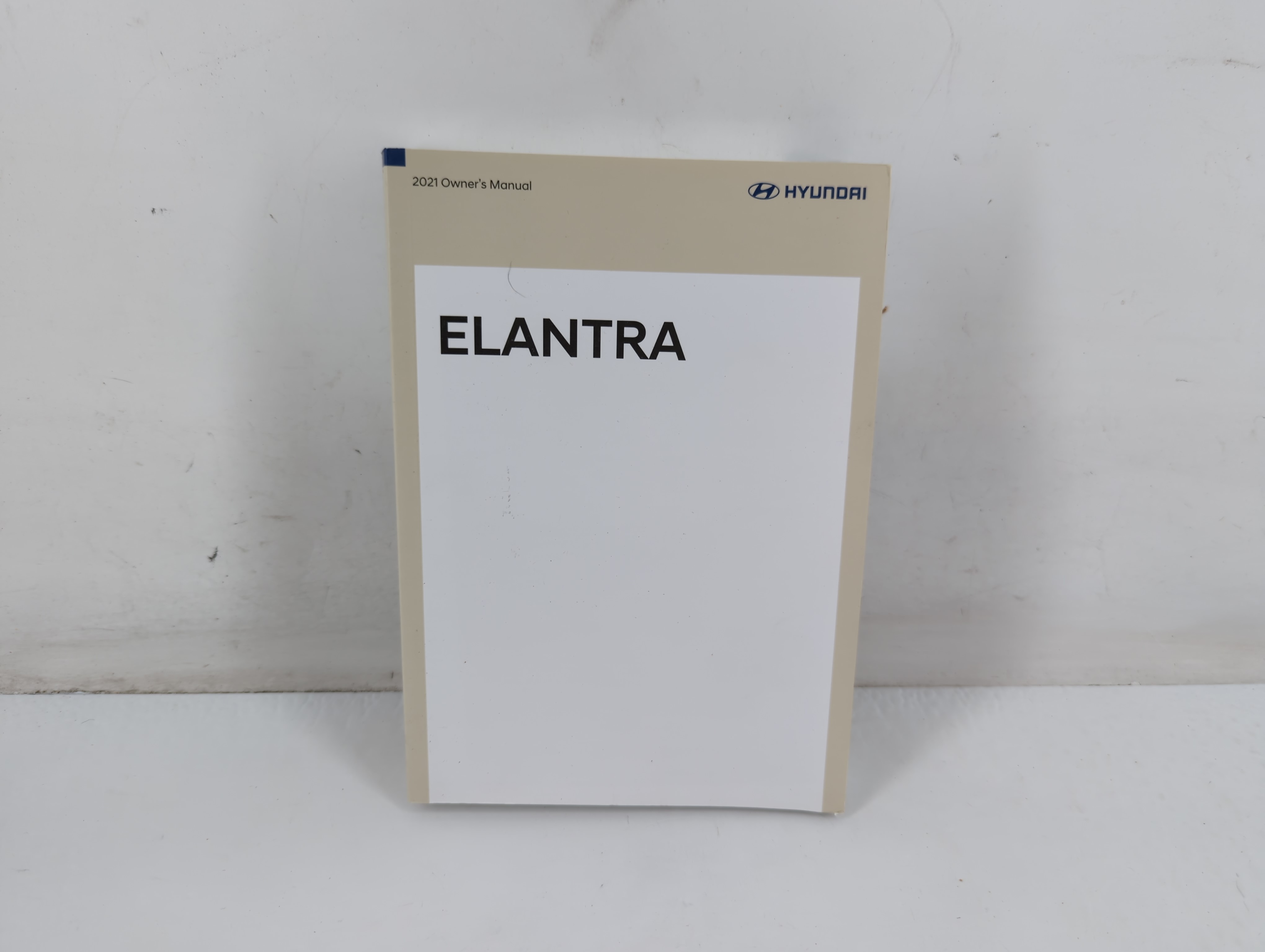 Picture of 2021 Hyundai Elantra Owners Manual Book Guide 702815