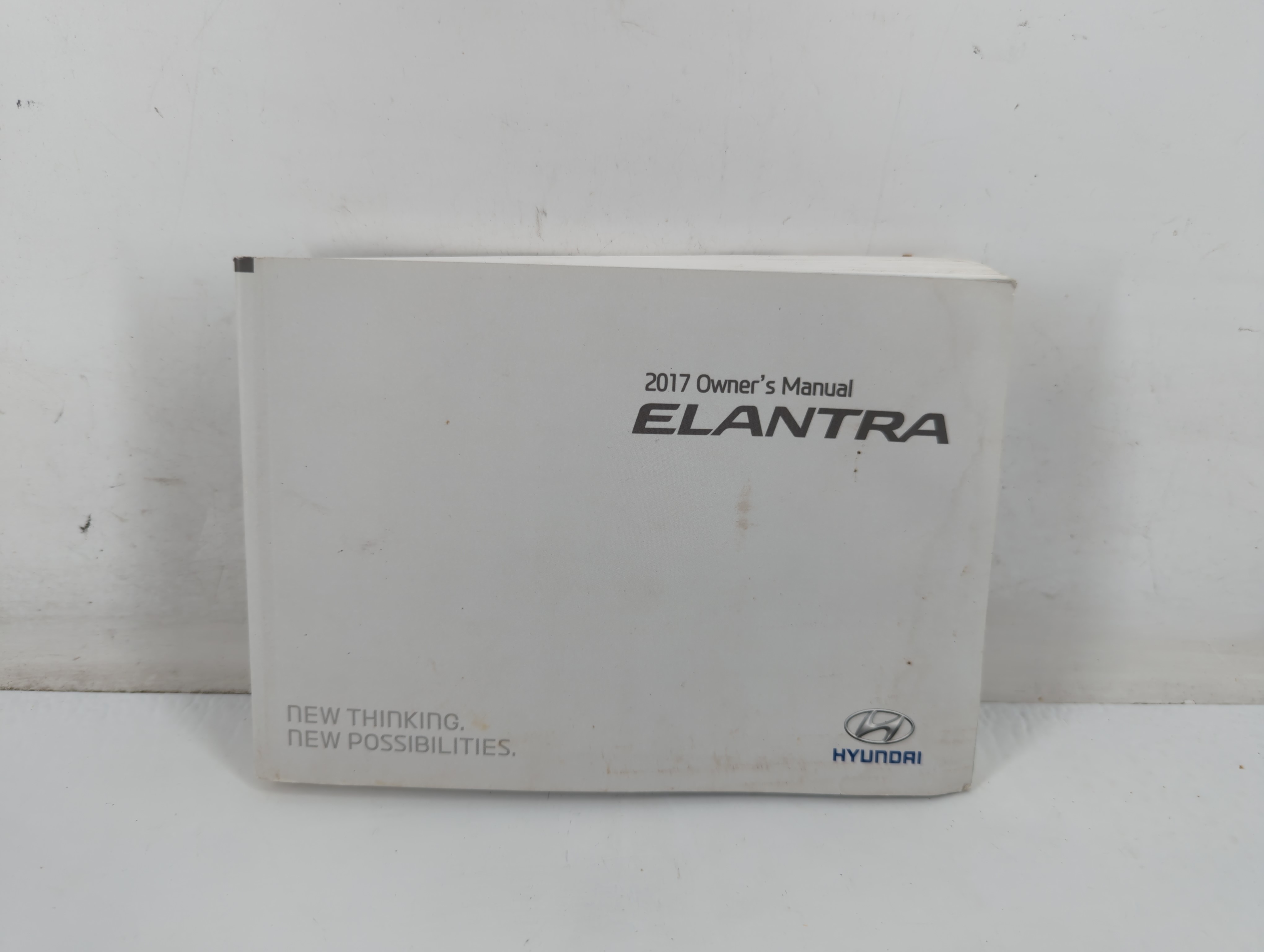 2017 Hyundai Elantra Owners Manual Book Guide 702820 - Oemusedautoparts1.com