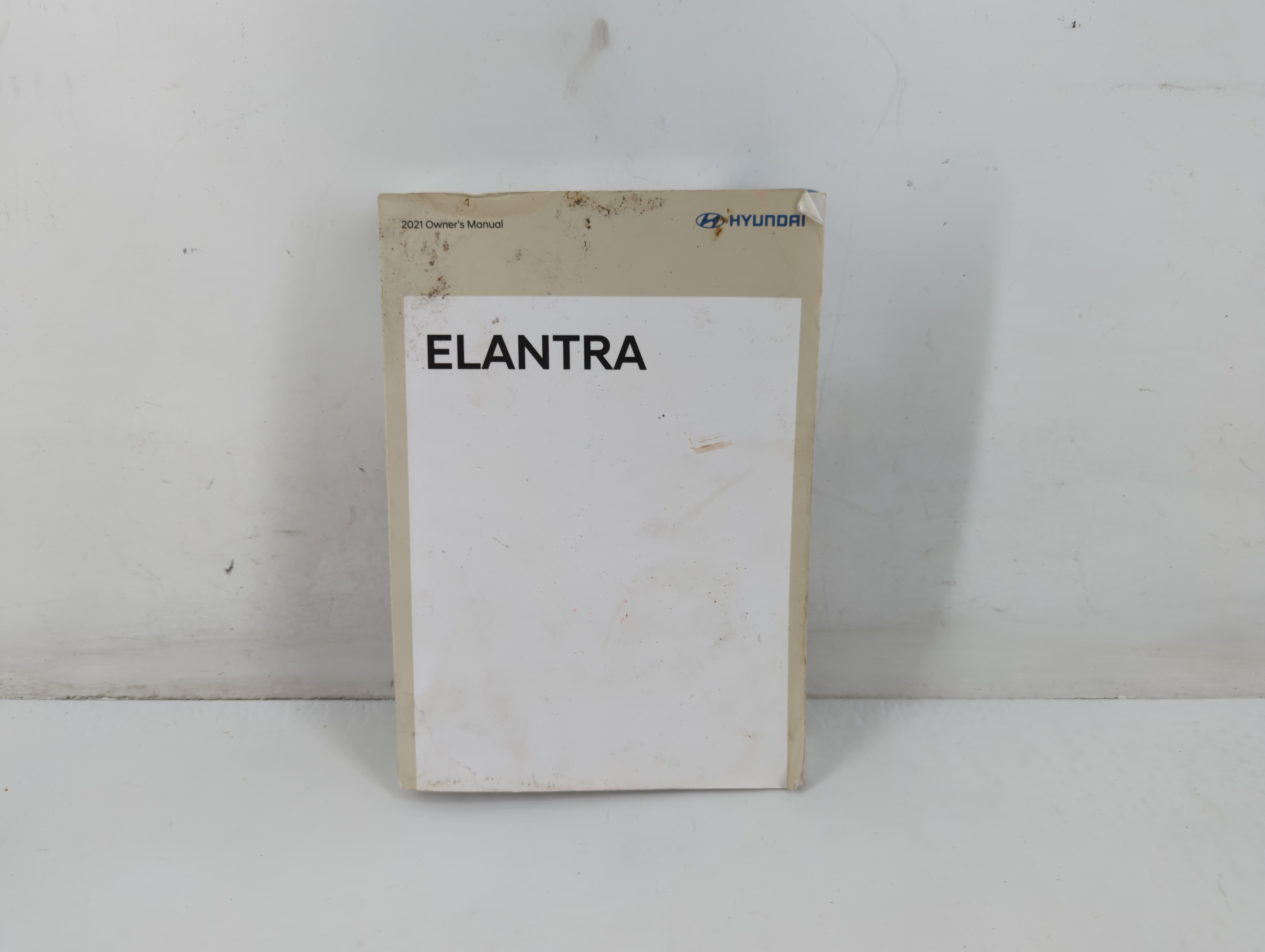 Picture of 2021 Hyundai Elantra Owners Manual Book Guide 703098