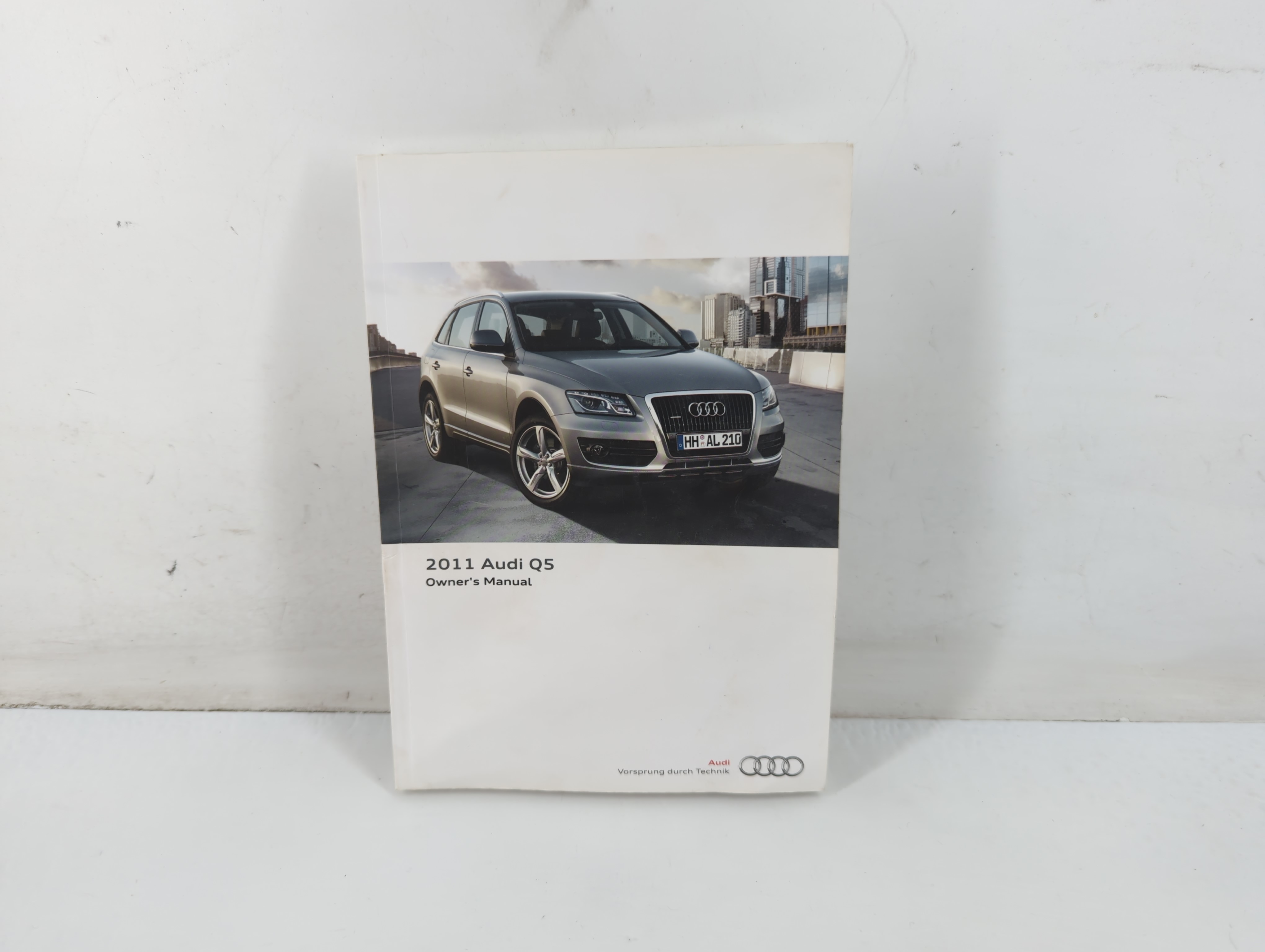 Picture of 2011 Audi Q5 Owners Manual Book Guide 703180