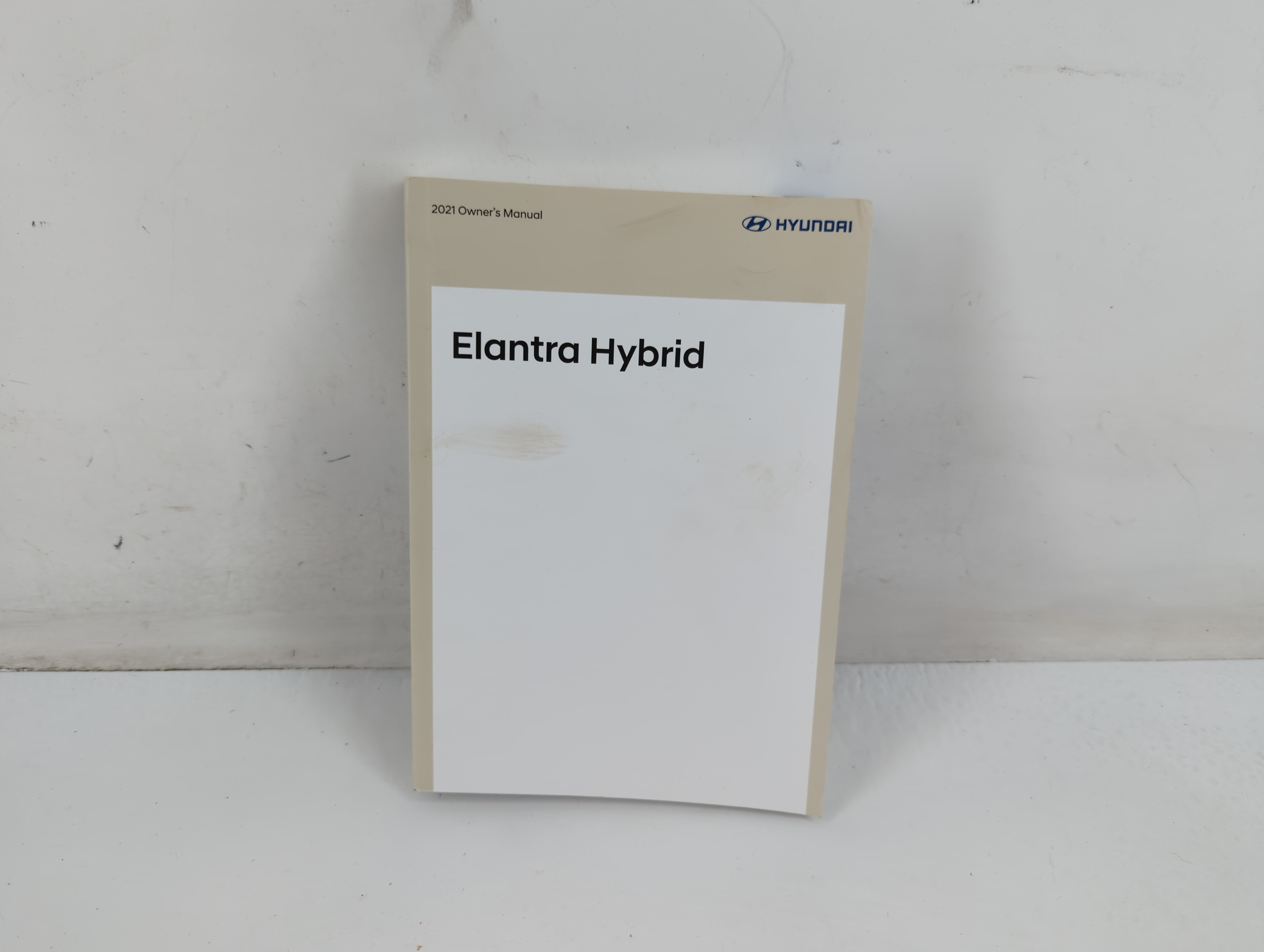 Picture of 2021 Hyundai Elantra Owners Manual Book Guide 703330