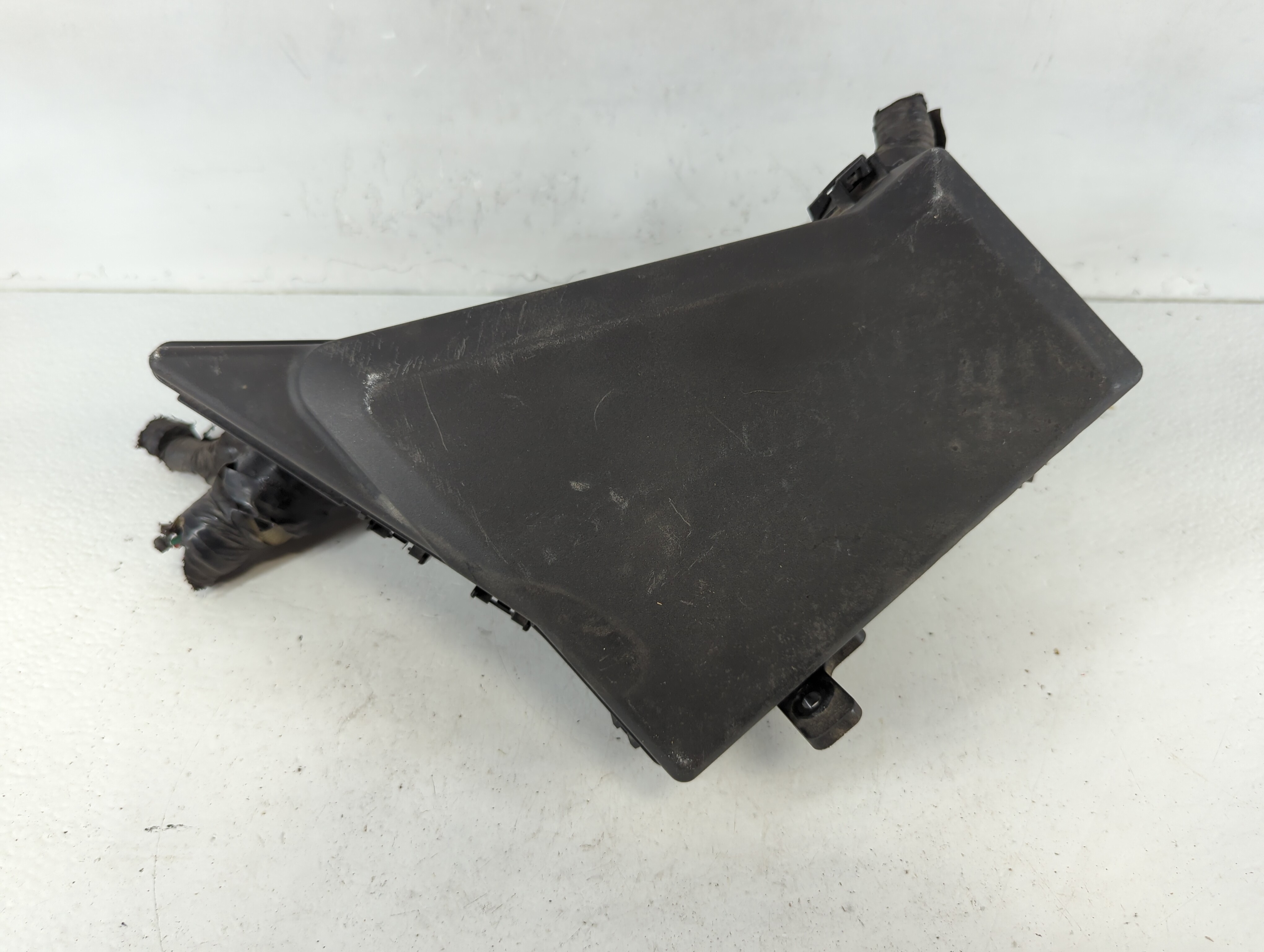 2012-2014 Subaru Impreza Fusebox Fuse Box Relay Module Mb100200b 703477 - Oemusedautoparts1.com