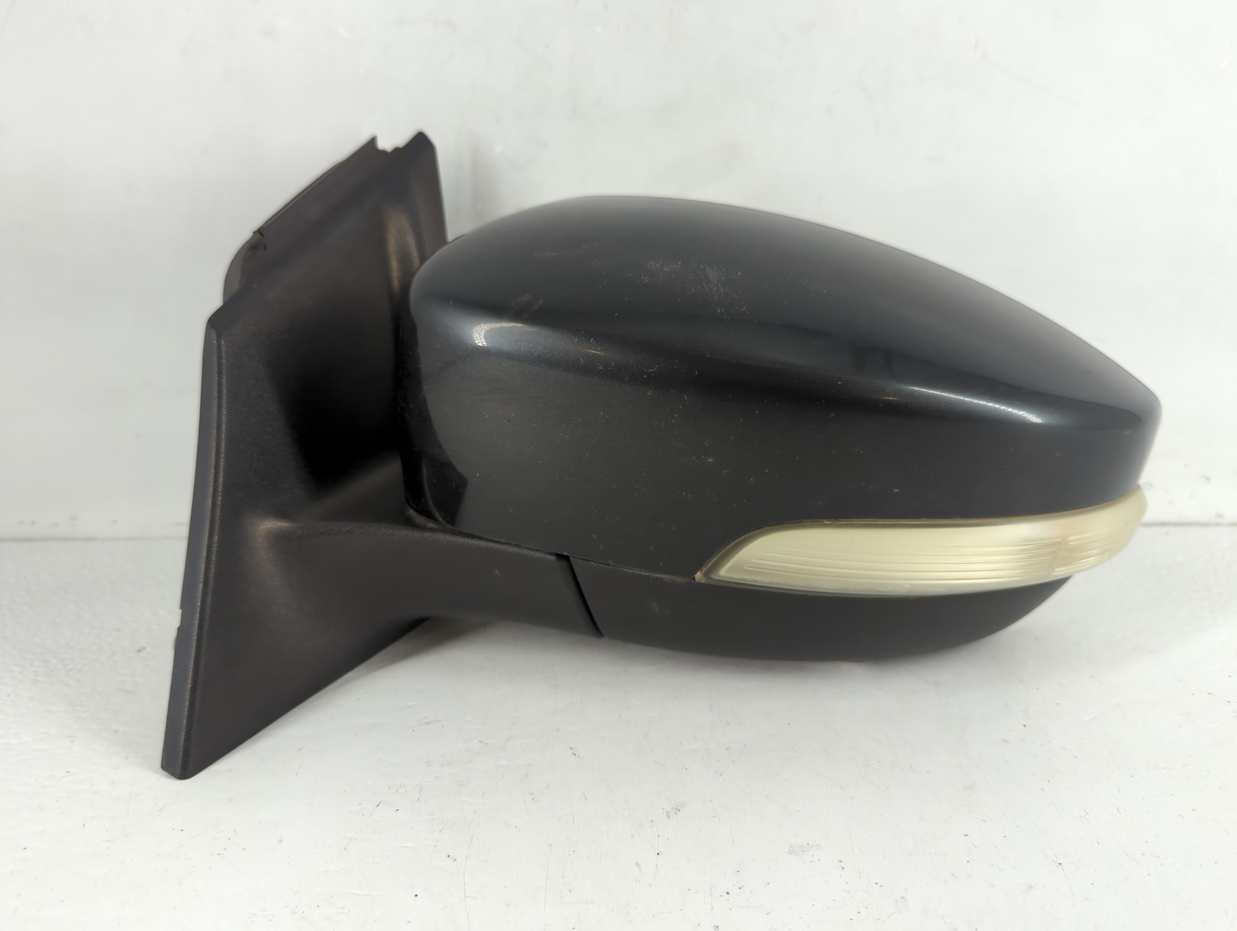 2015 Ford Focus Driver Left Side View Power Door Mirror Dark Blue 703565 - Oemusedautoparts1.com