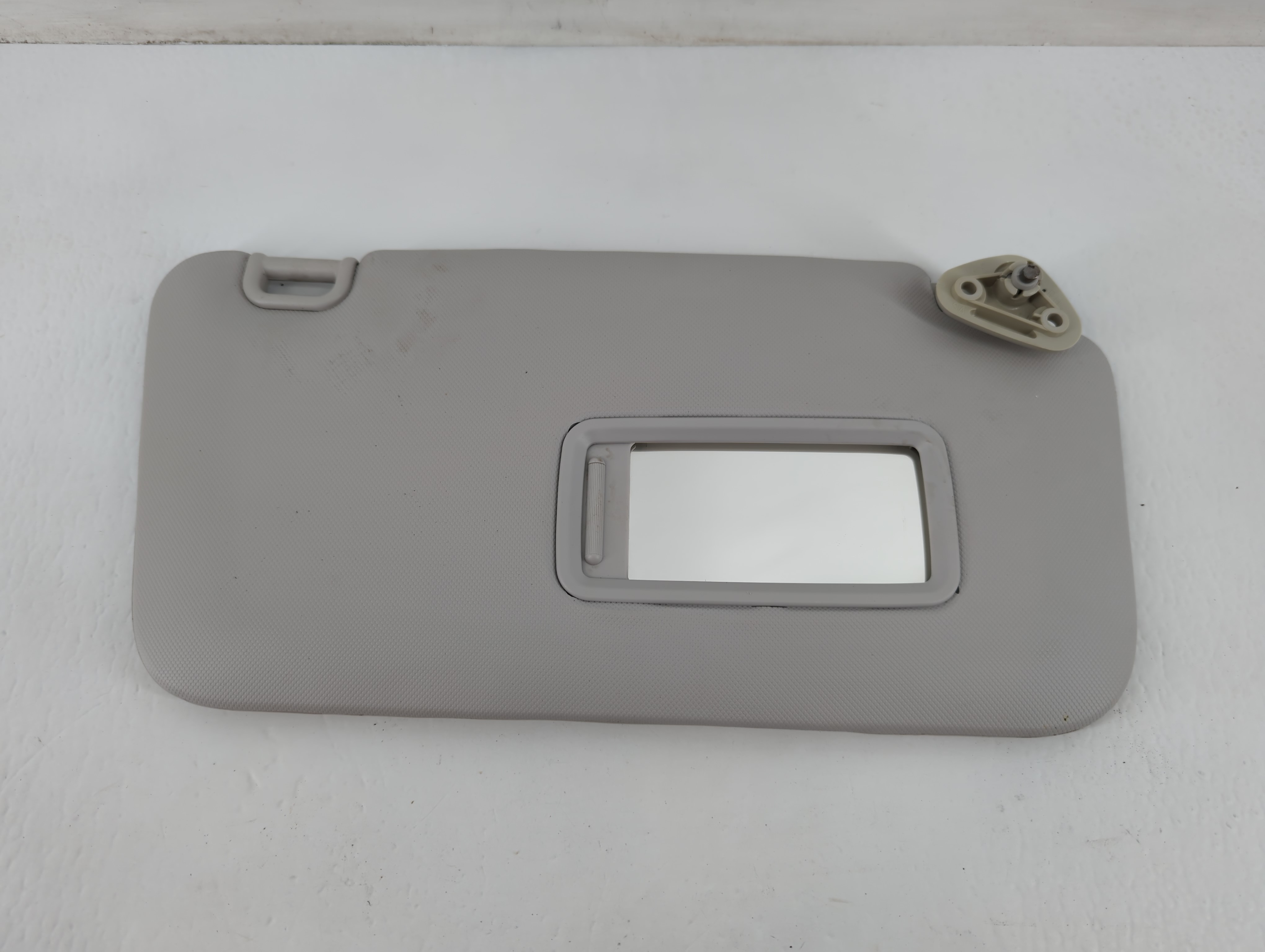 2013 Subaru Forester Passenger Sun Visor Mirror Right Sunvisor Light Gray 703852 - Oemusedautoparts1.com