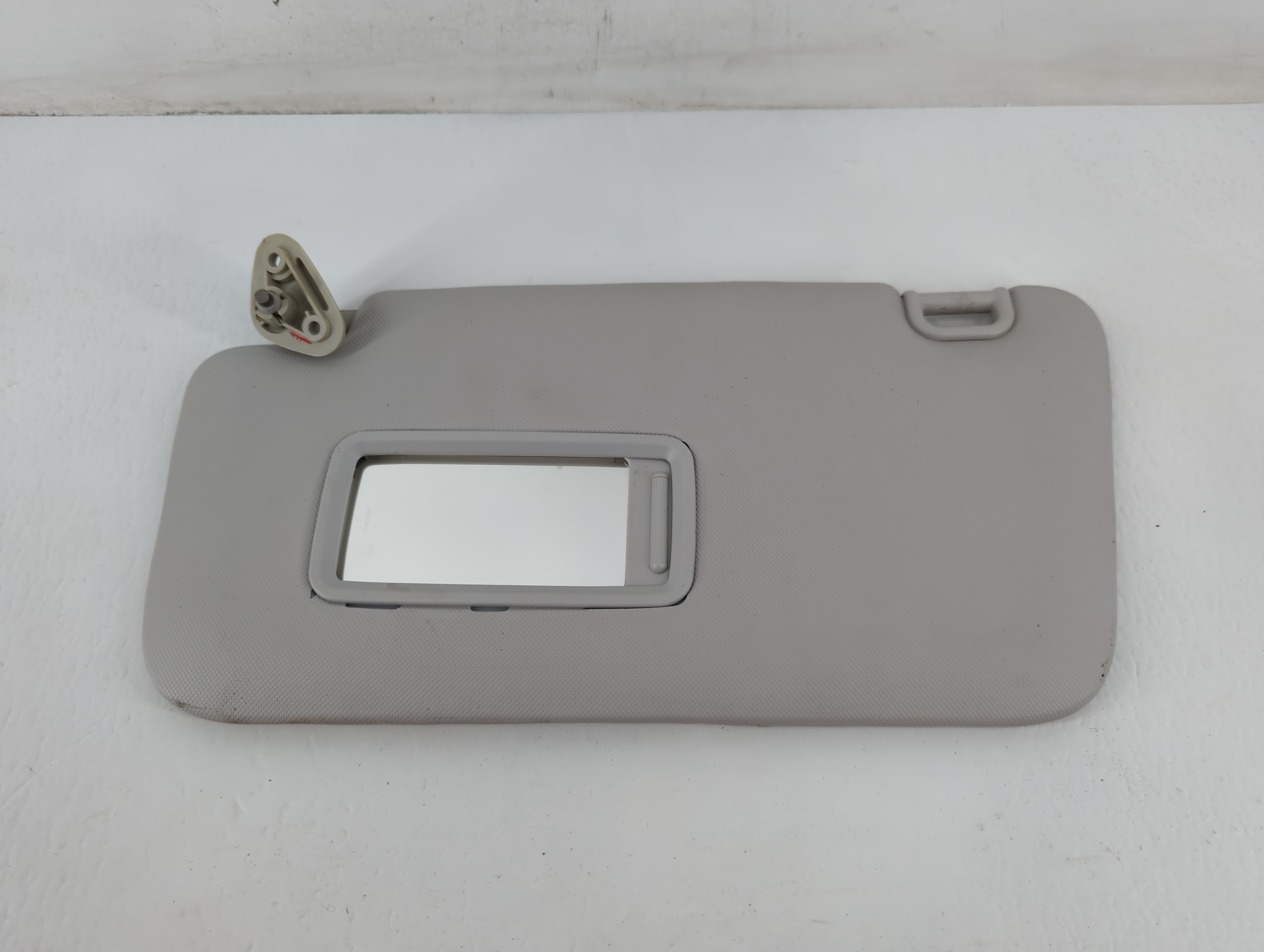 2013 Subaru Forester Driver Sun Visor Mirror Left Sunvisor Light Grey 703853 - Oemusedautoparts1.com