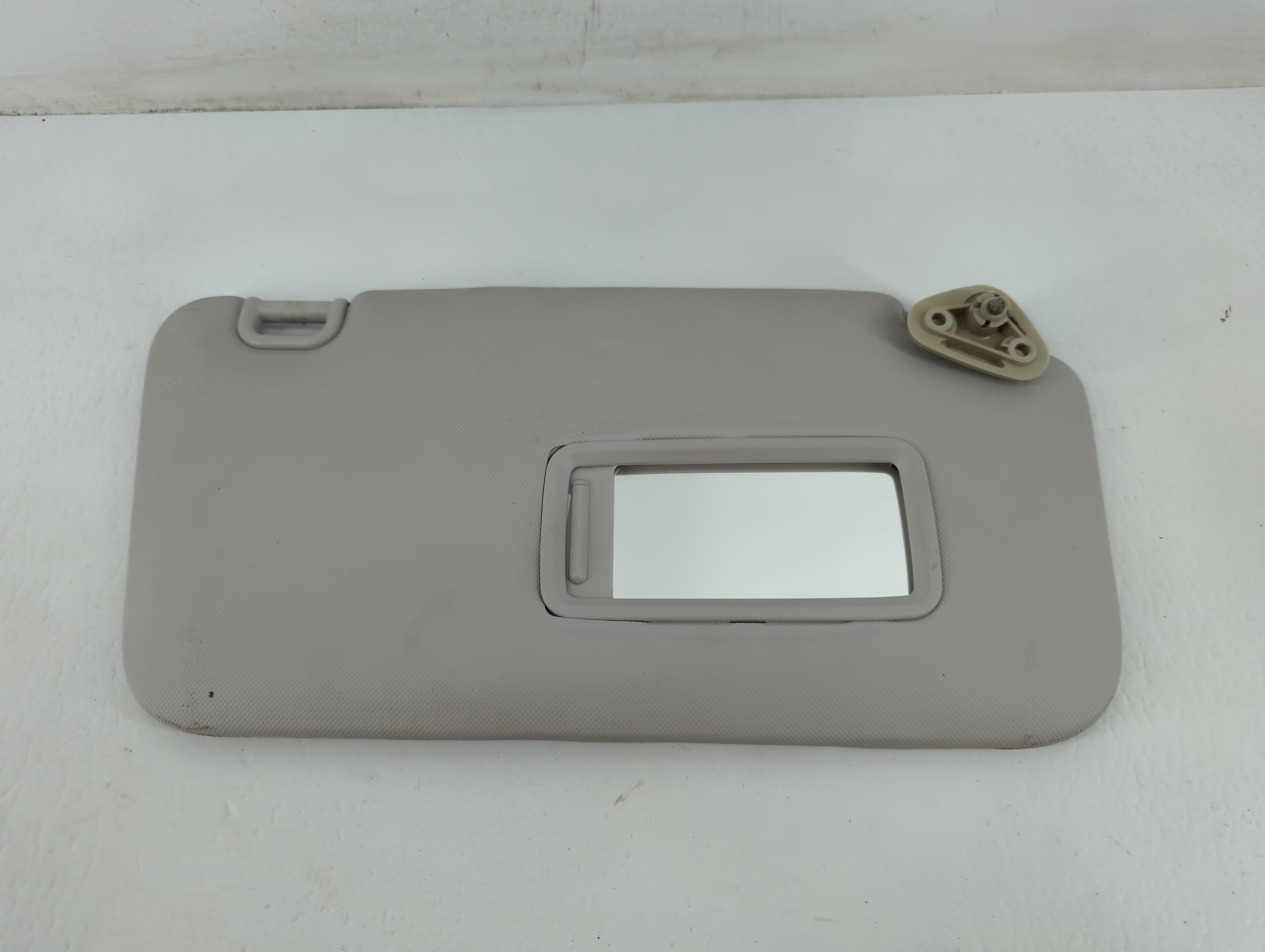 Picture of 2010 Subaru Forester Passenger Sun Visor Mirror Right Sunvisor Light Grey 704072