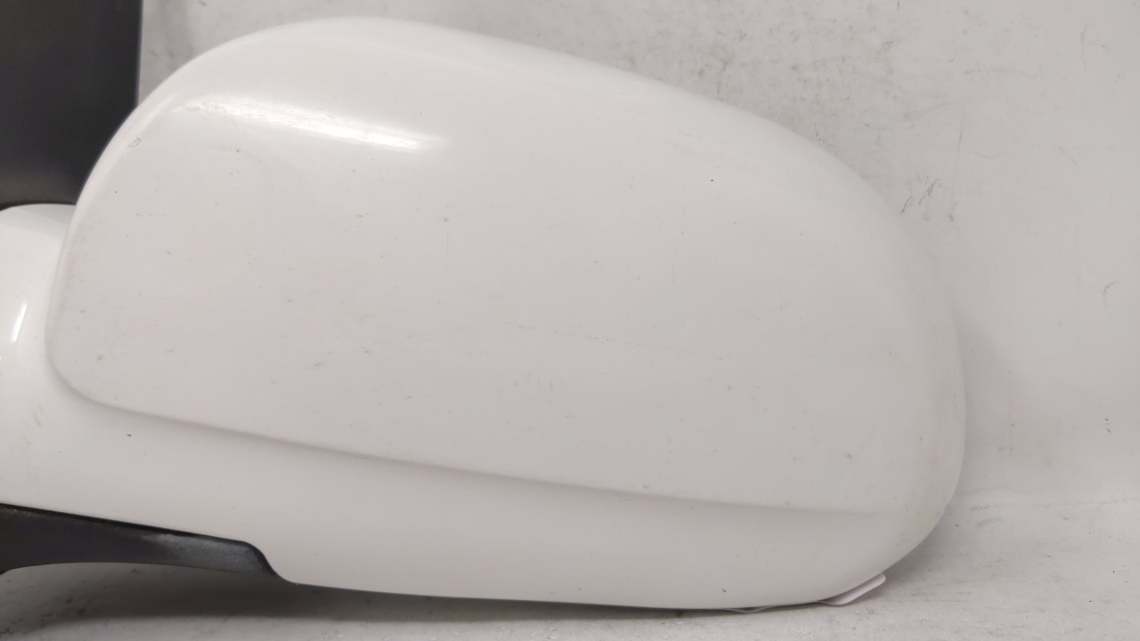 Picture of 2004-2008 Suzuki Forenza Driver Left Side View Power Door Mirror White 70415