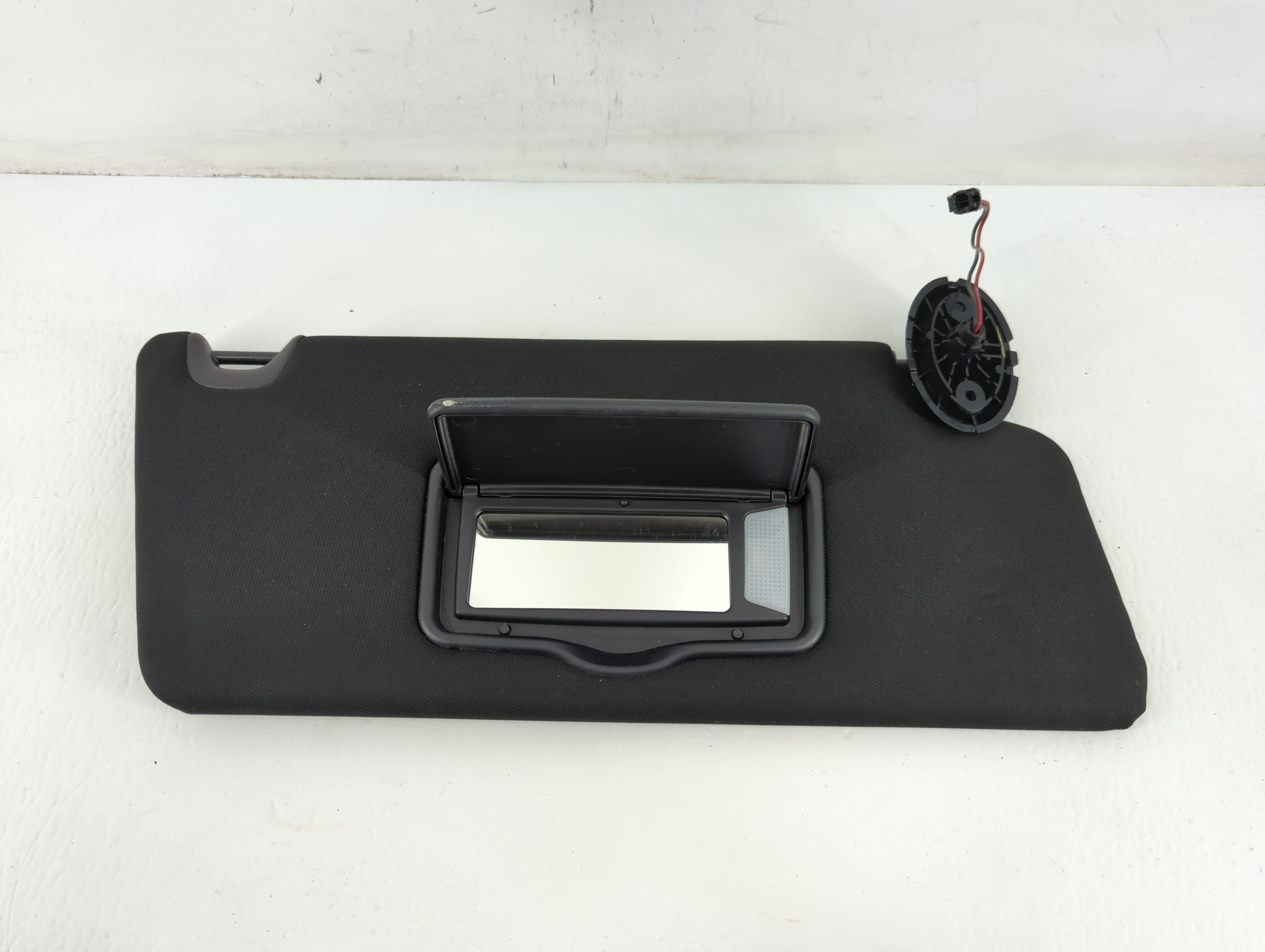 2017 Ford Explorer Passenger Sun Visor Mirror Right Sunvisor Black 704190 - Oemusedautoparts1.com