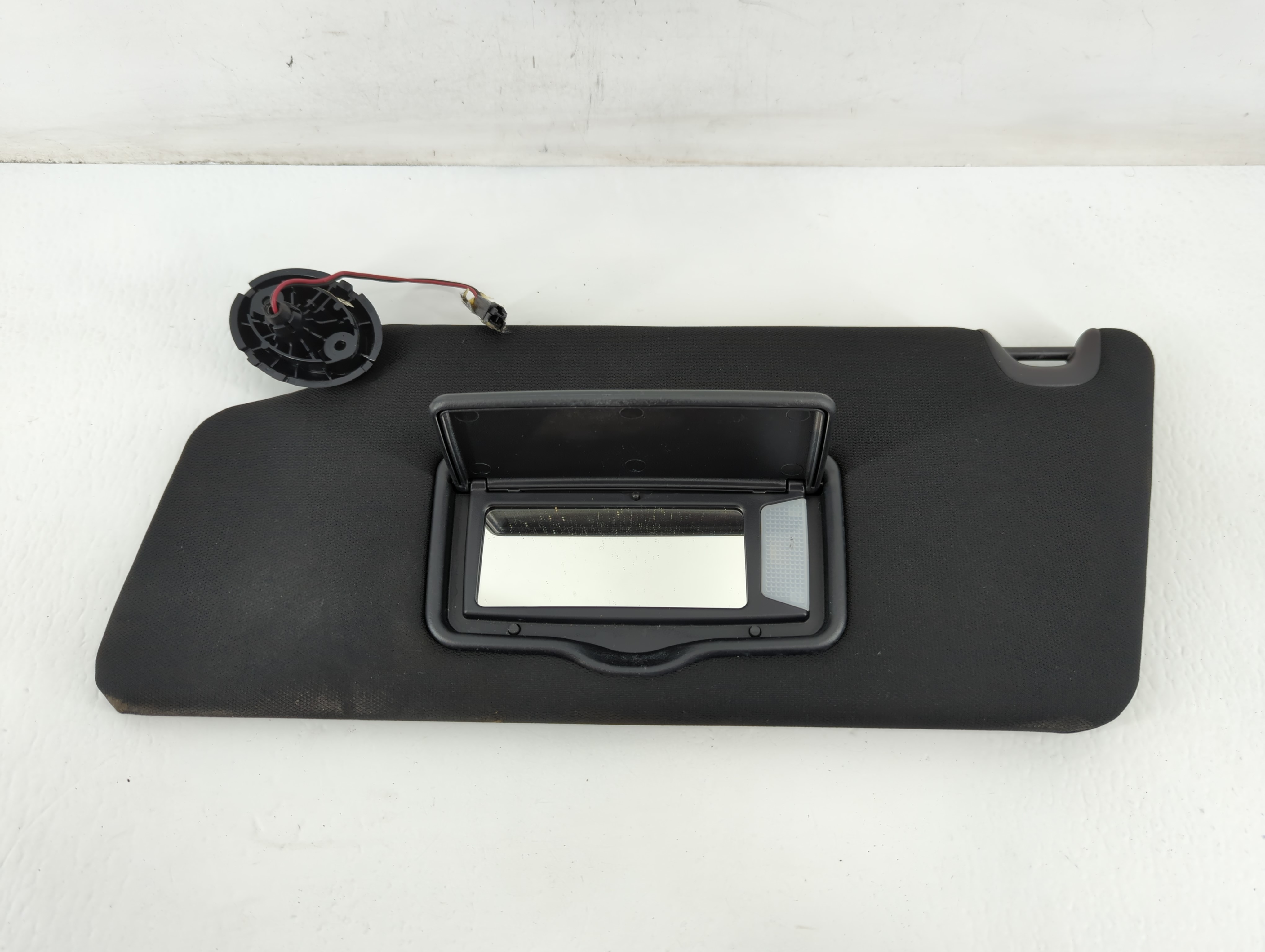 2017 Ford Explorer Driver Sun Visor Mirror Left Sunvisor Black 704191 - Oemusedautoparts1.com
