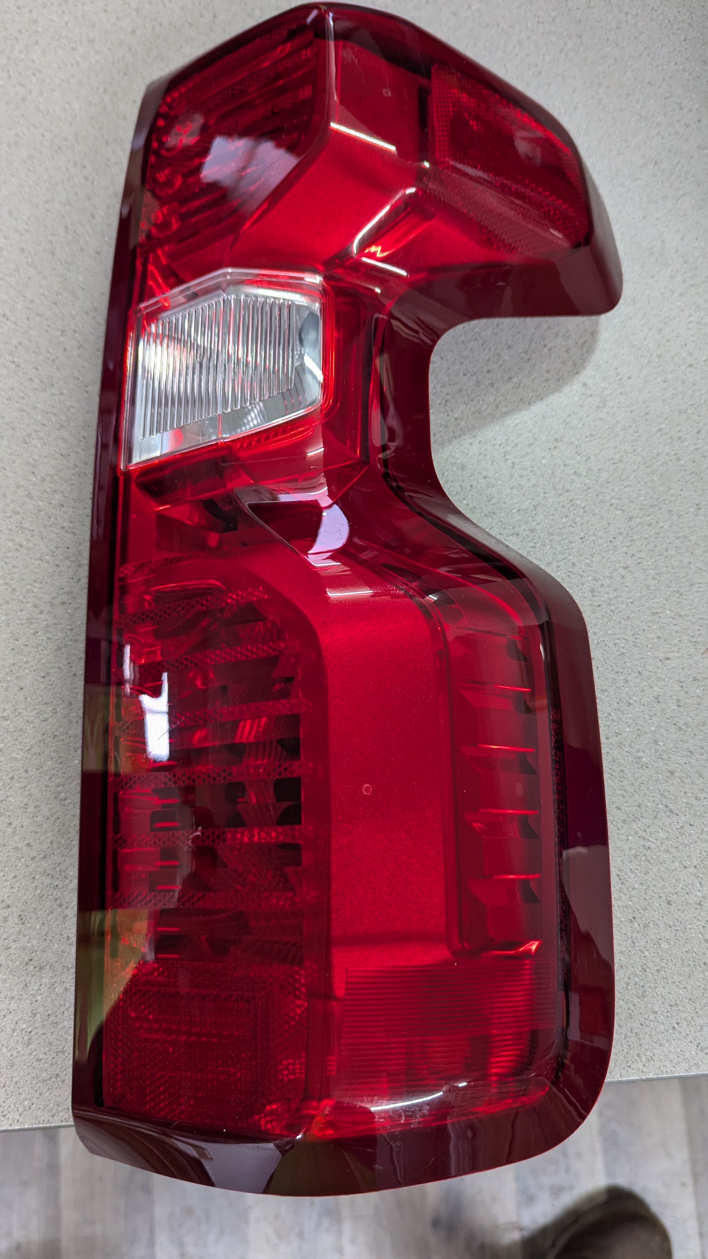 2019-2022 Chevrolet Silverado 1500 Passenger Right Side Tail Light Taillight - Oemusedautoparts1.com
