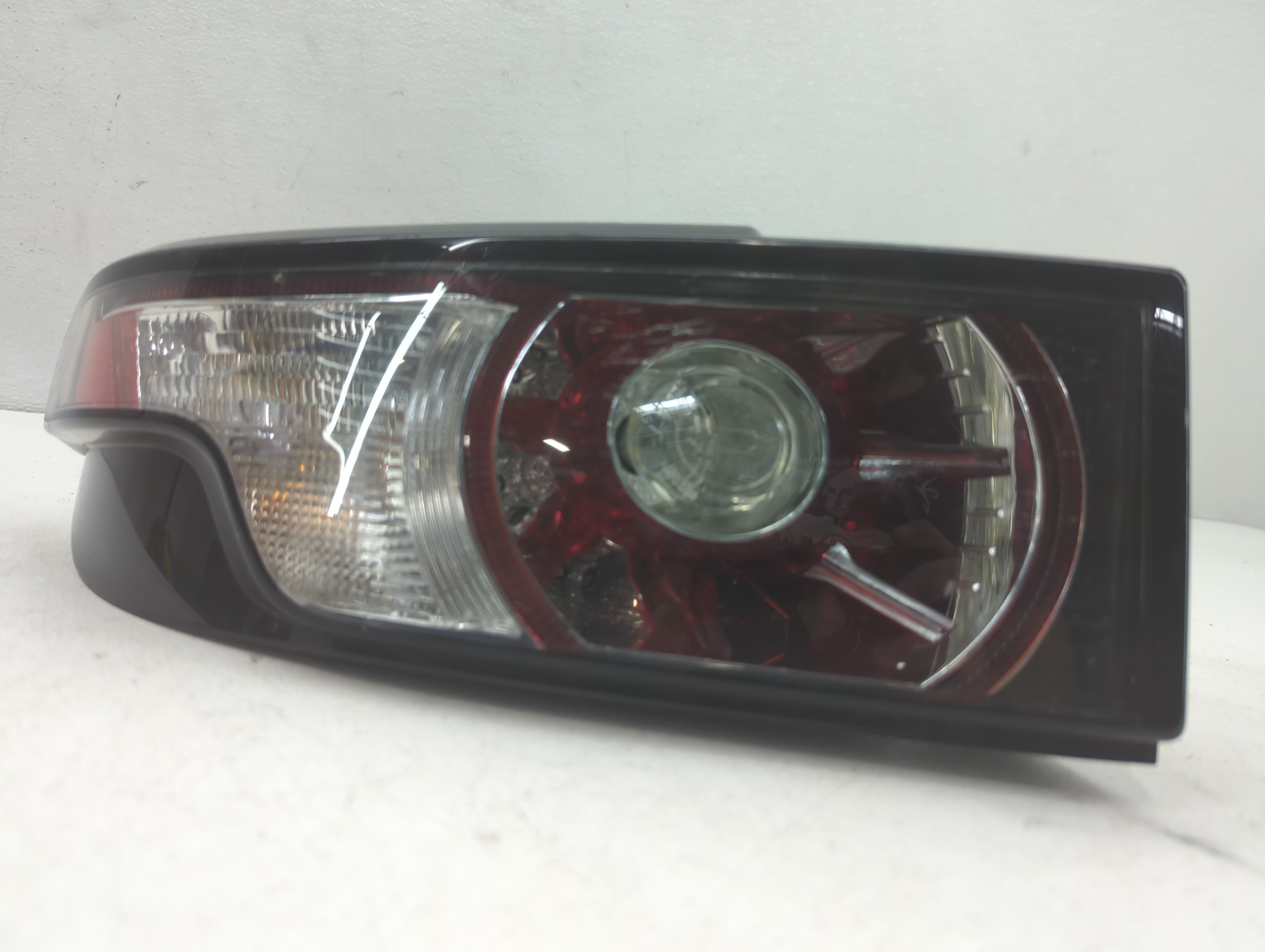 2013 Land Rover Range Rover Driver Left Side Tail Light Taillight Oem 704499 - Oemusedautoparts1.com
