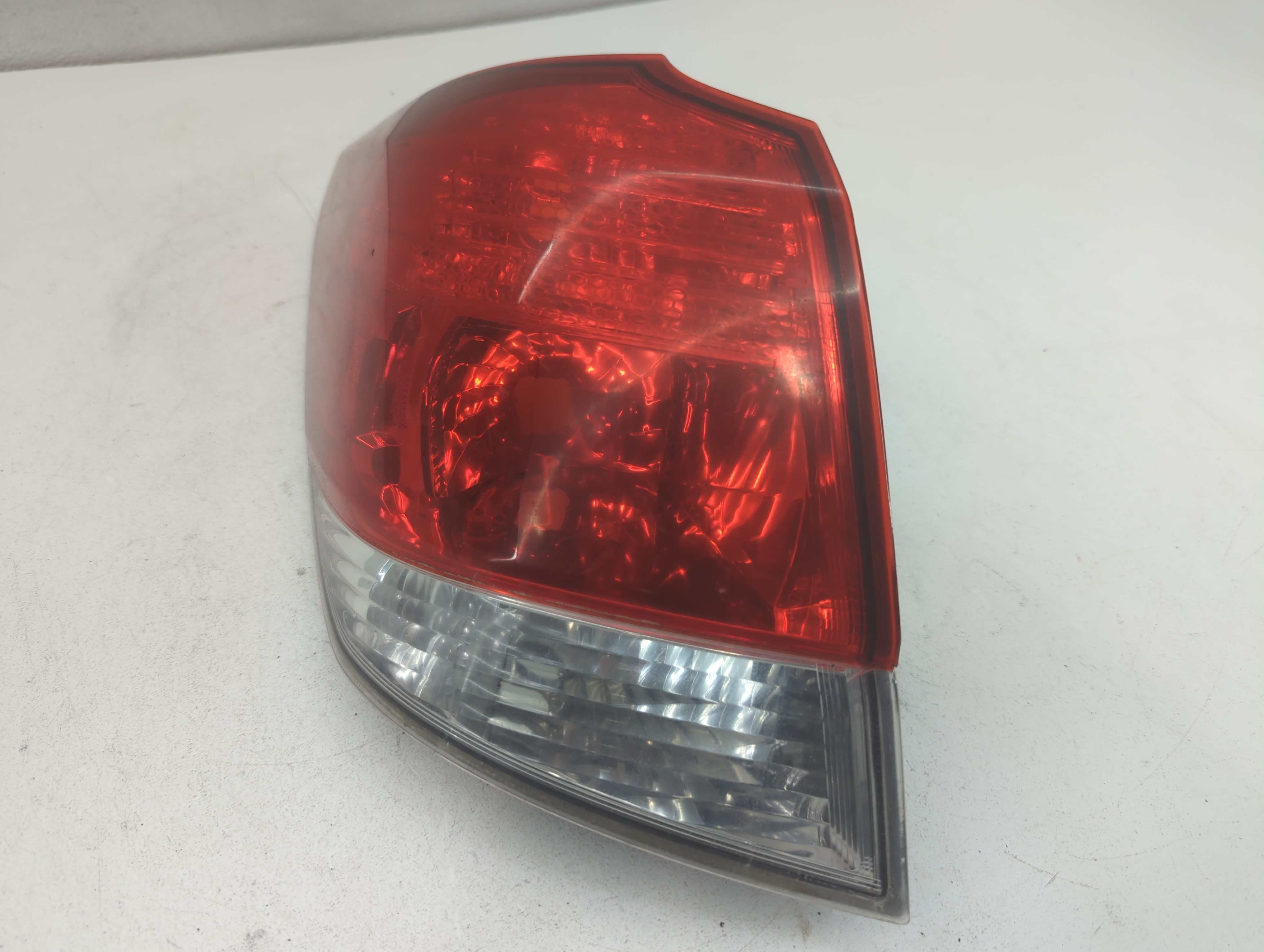 2010 Subaru Outback Driver Left Side Tail Light Taillight Oem 704577 - Oemusedautoparts1.com