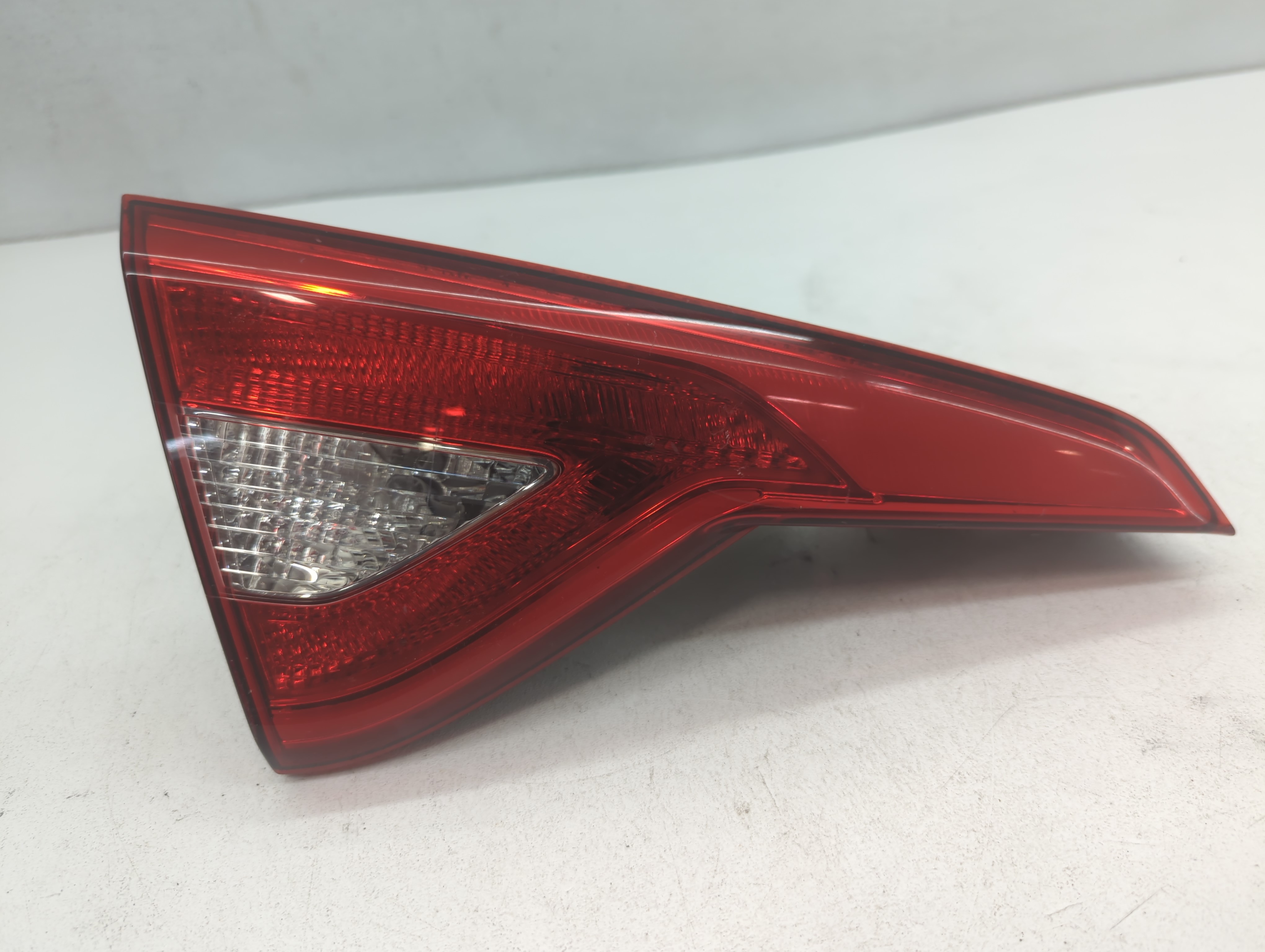 2015-2017 Hyundai Sonata Driver Left Side Tail Light Taillight Oem 704685 - Oemusedautoparts1.com