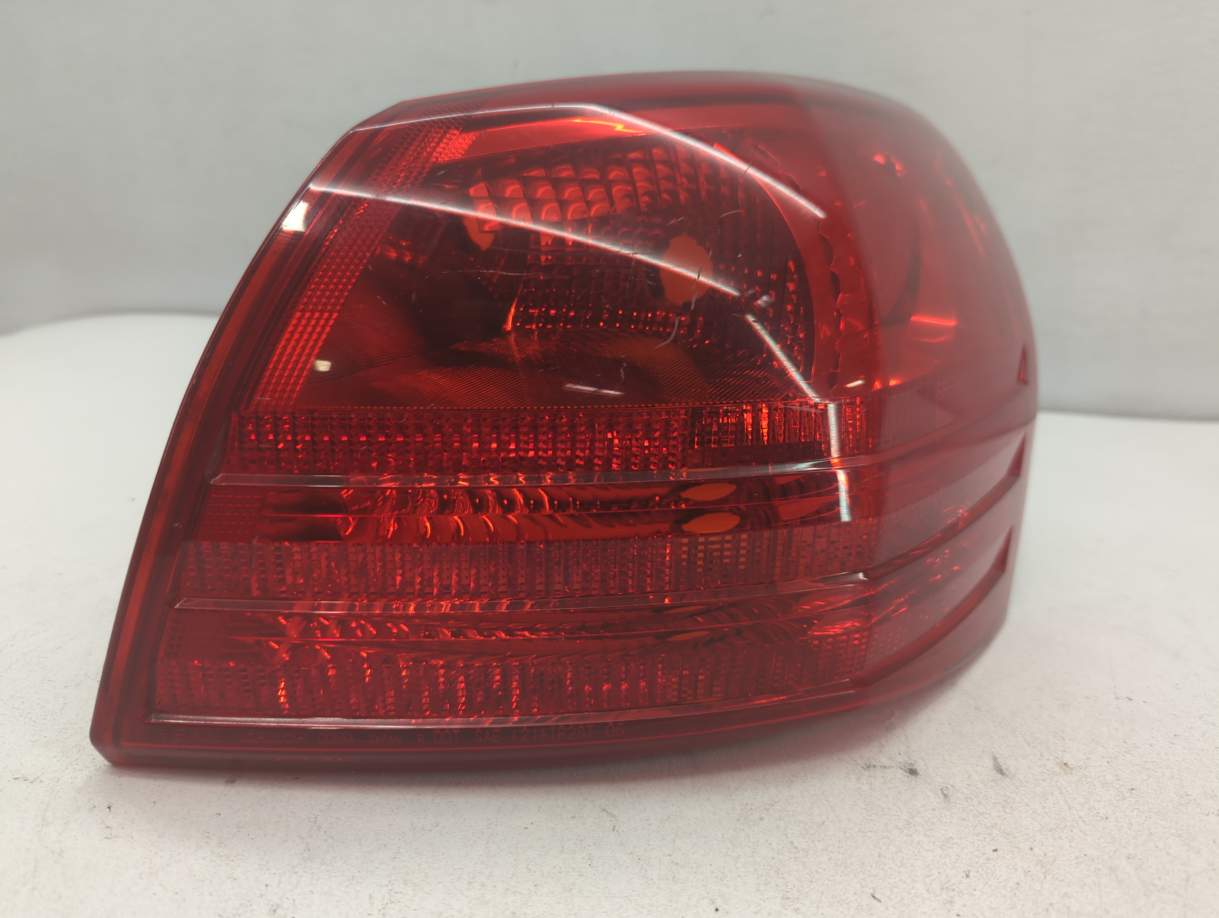 Picture of 2009-2015 Nissan Rogue Passenger Right Side Tail Light Taillight Oem 704717