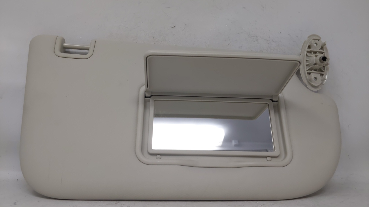 2013 Ford Escape Passenger Sun Visor Mirror Right Sunvisor Ivory 70499 - Oemusedautoparts1.com