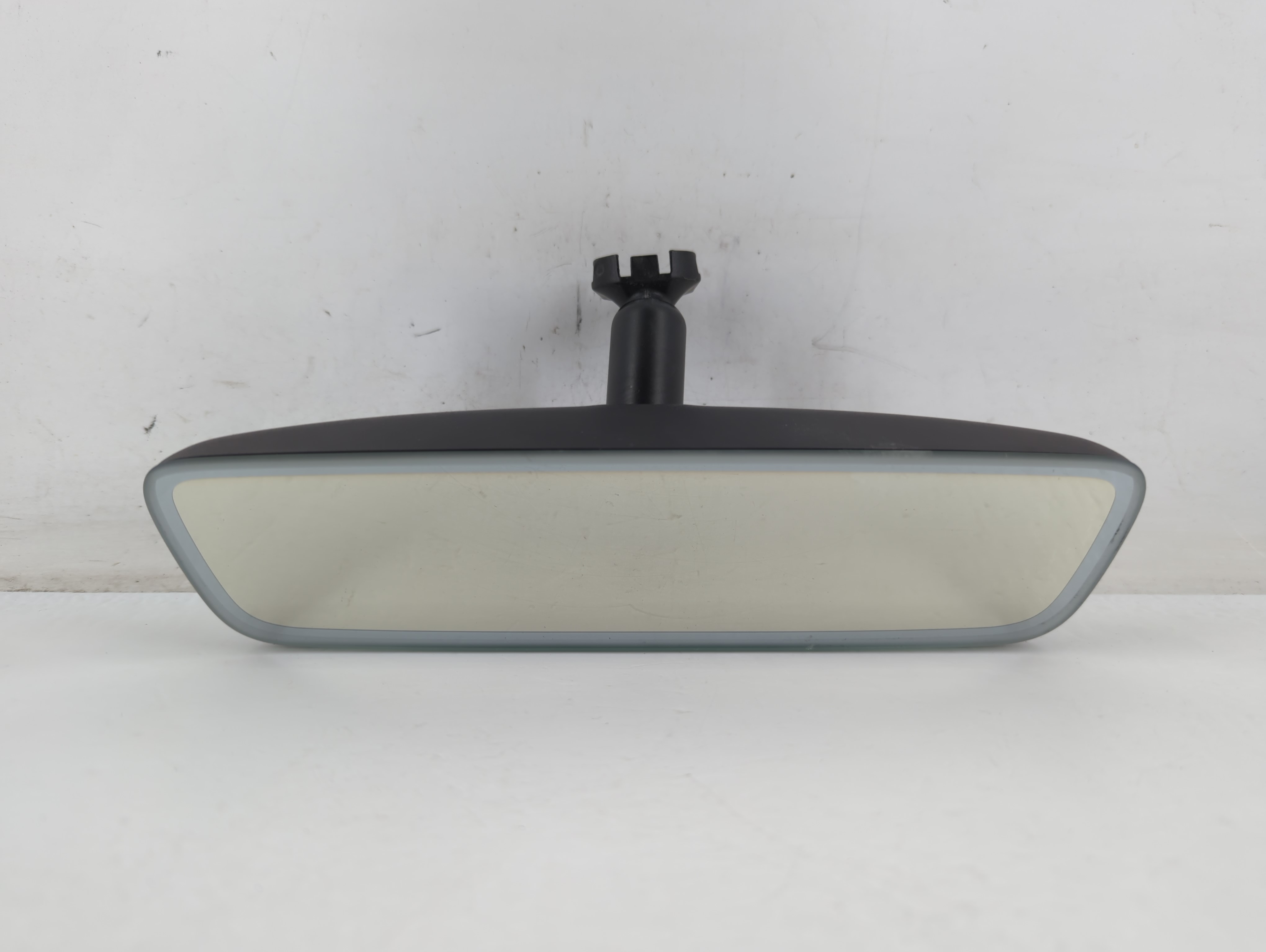 2021 Chevrolet Silverado 2500 Interior Rear View Mirror Oem 705356 - Oemusedautoparts1.com