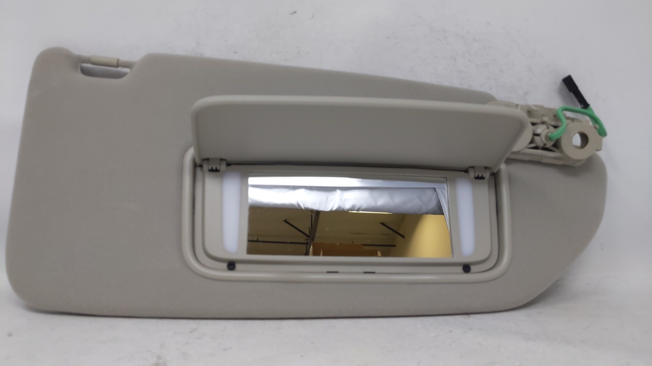 2005 Volvo V70 Passenger Sun Visor Mirror Right Sunvisor Gray 70551 - Oemusedautoparts1.com
