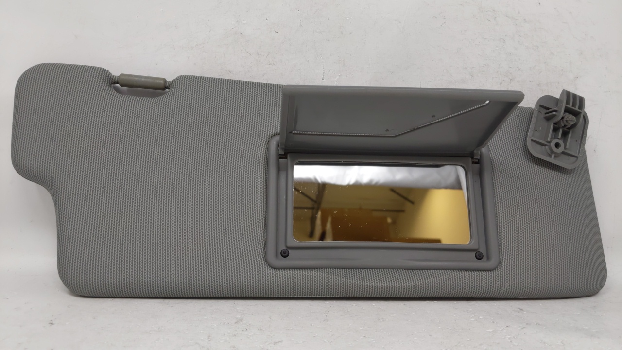 2004-2008 Suzuki Forenza Passenger Right Sun Visor Sunvisor Gray 70560 - Oemusedautoparts1.com