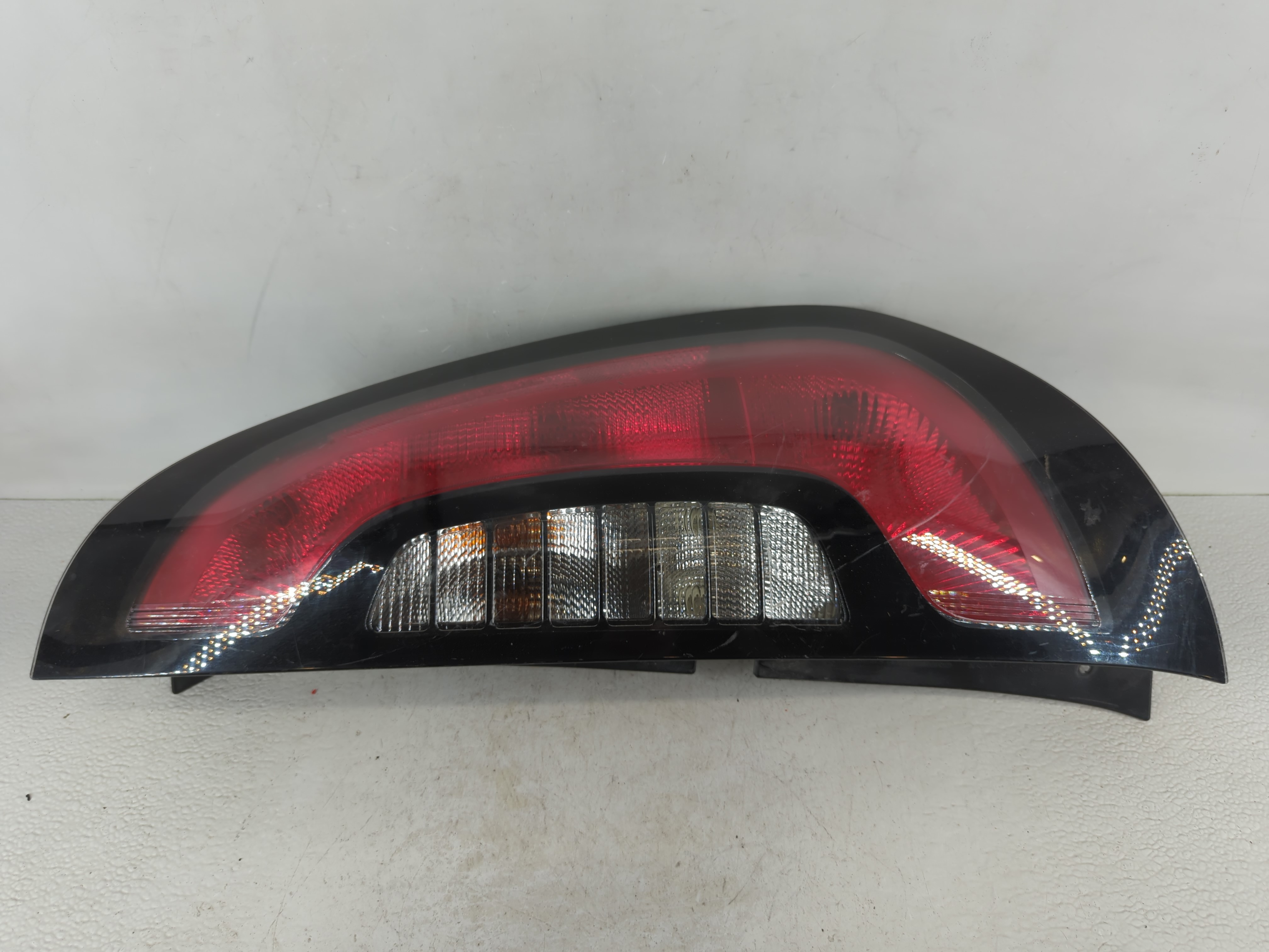Picture of 2014-2019 Kia Soul Passenger Right Side Tail Light Taillight Oem 705660