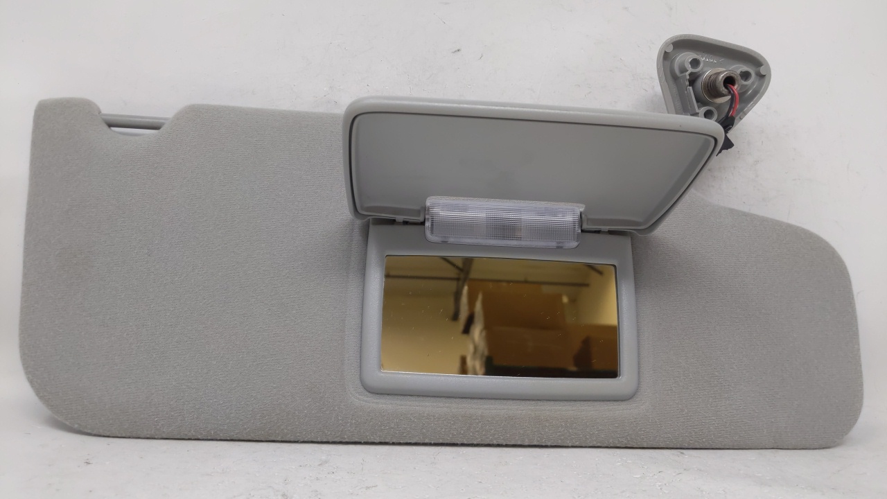 2005 Ford Five Hundred Passenger Sun Visor Mirror Right Sunvisor Gray 70569 - Oemusedautoparts1.com