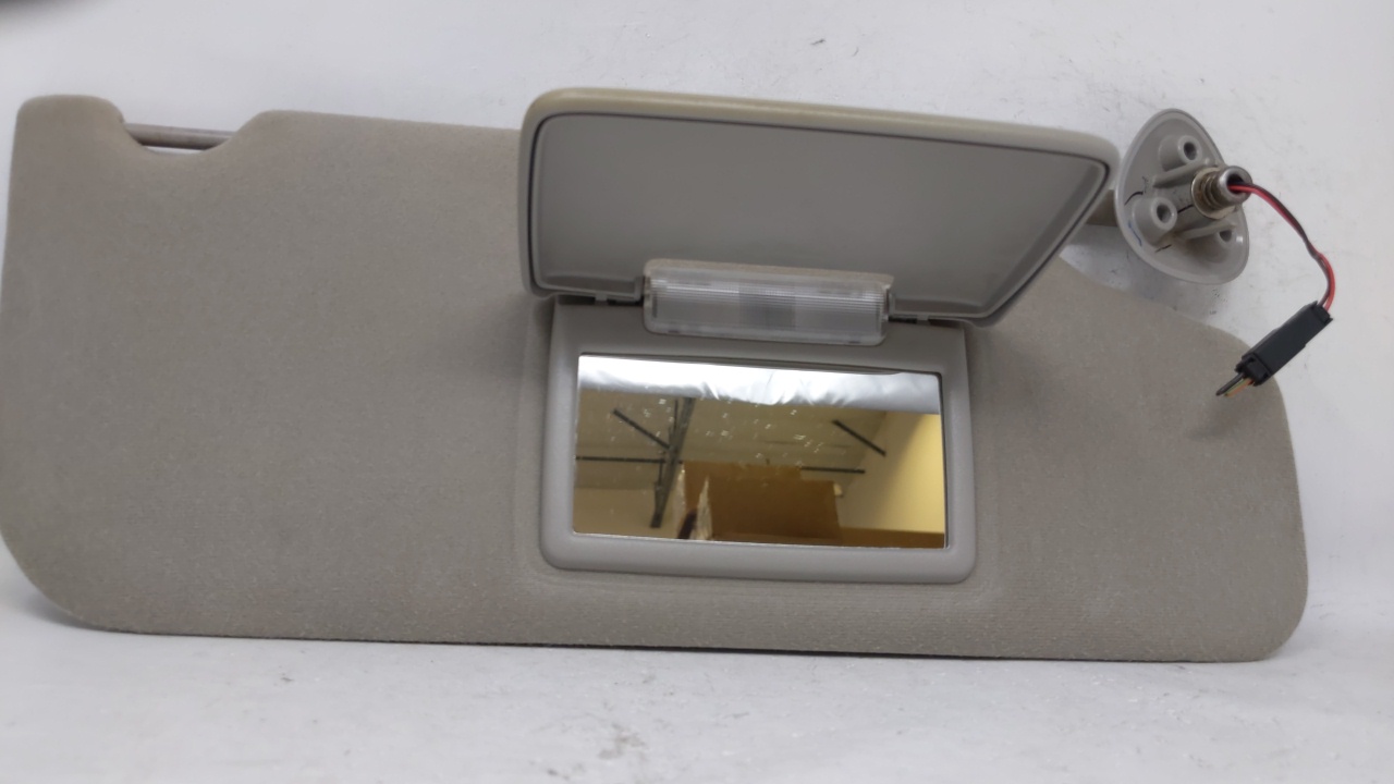 2000-2007 Ford Taurus Passenger Right Sun Visor Sunvisor Beige 70625 - Oemusedautoparts1.com