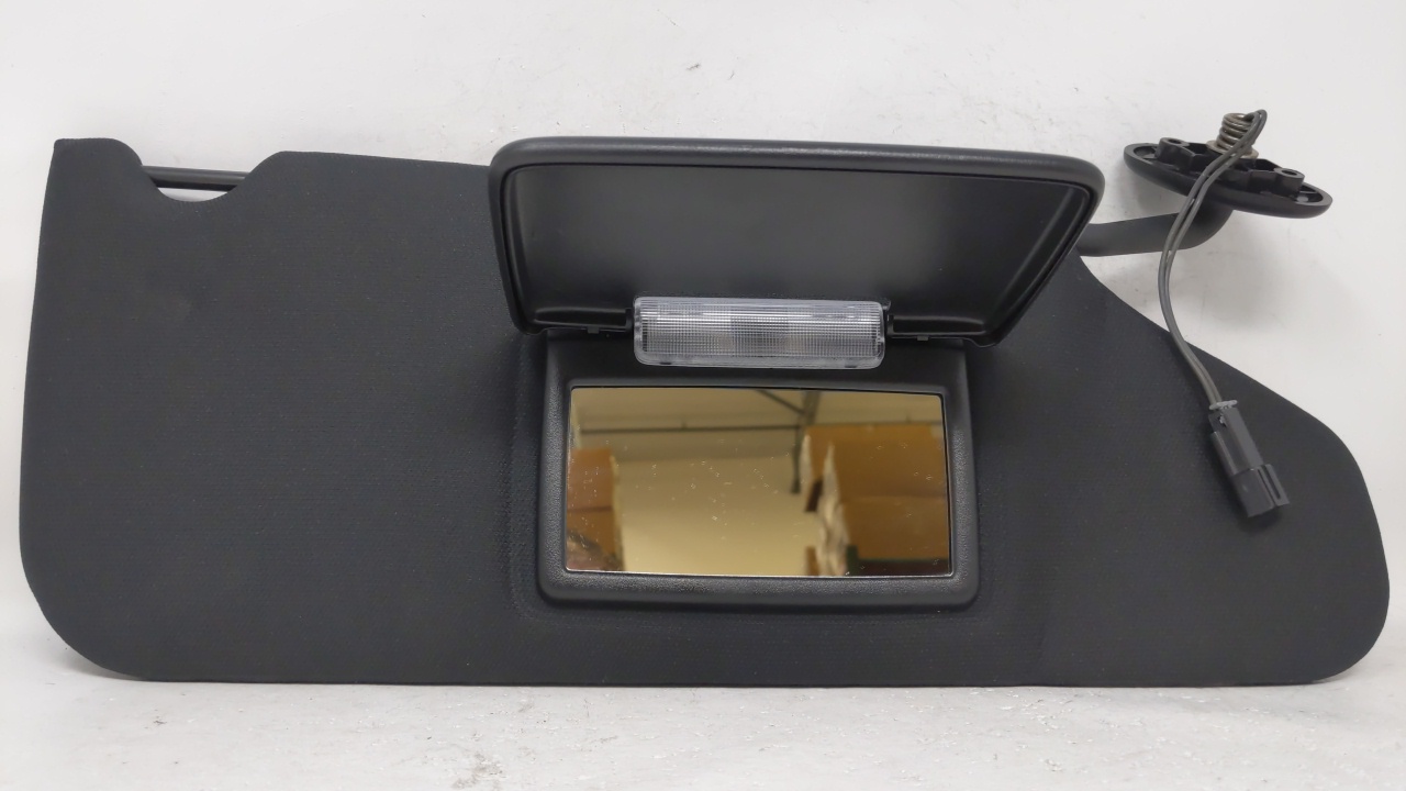 2011 Chrysler 200 Passenger Right Sun Visor Sunvisor Black 70643 - Oemusedautoparts1.com