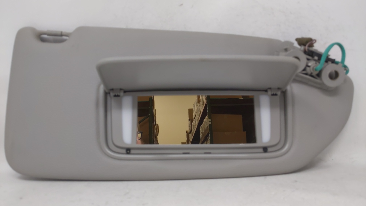 2001 Volvo S60 Passenger Sun Visor Mirror Right Sunvisor Gray 70652 - Oemusedautoparts1.com