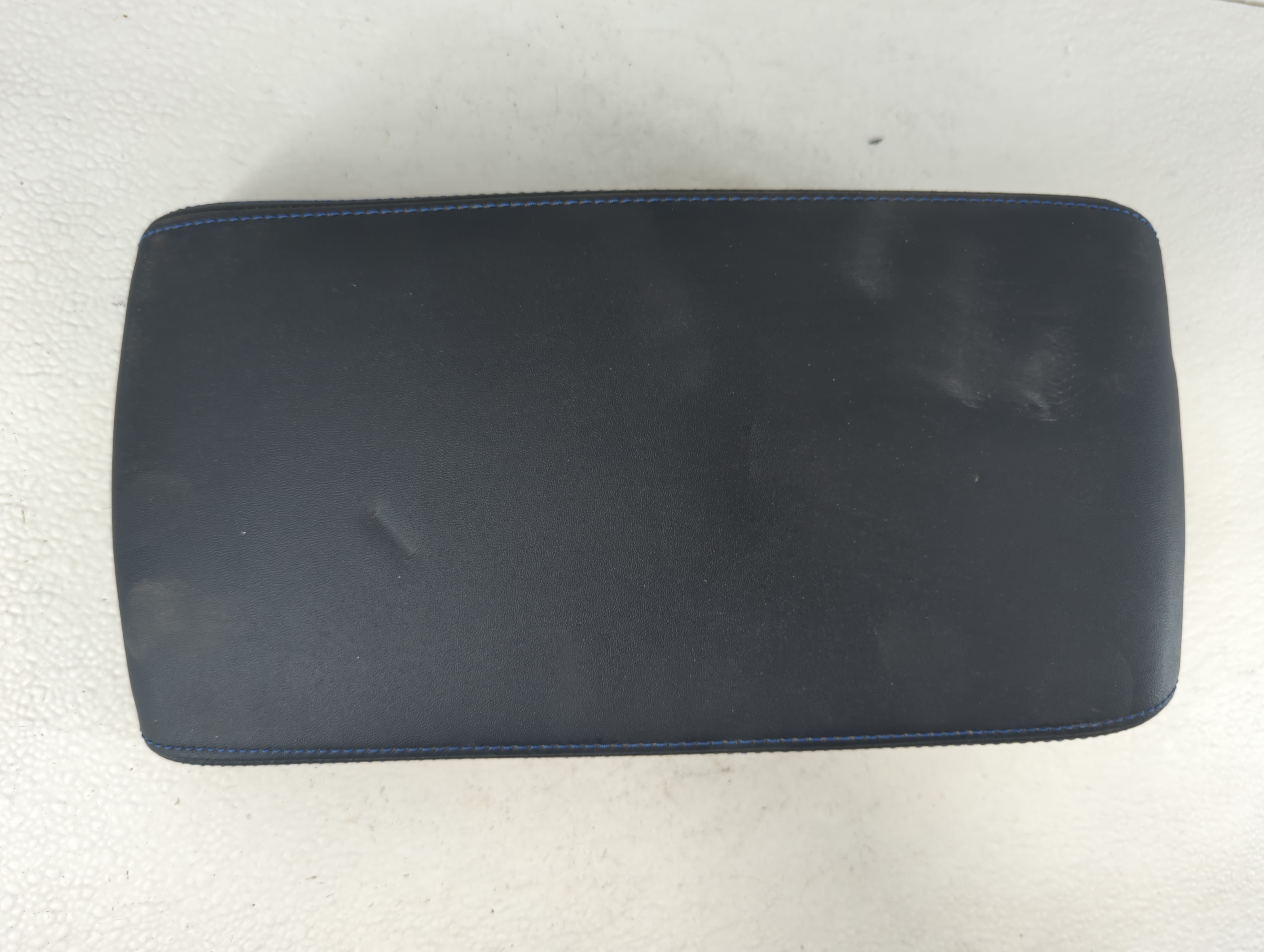 2023 Subaru Xv Center Console Armrest Cover Lid Black 706825 - Oemusedautoparts1.com