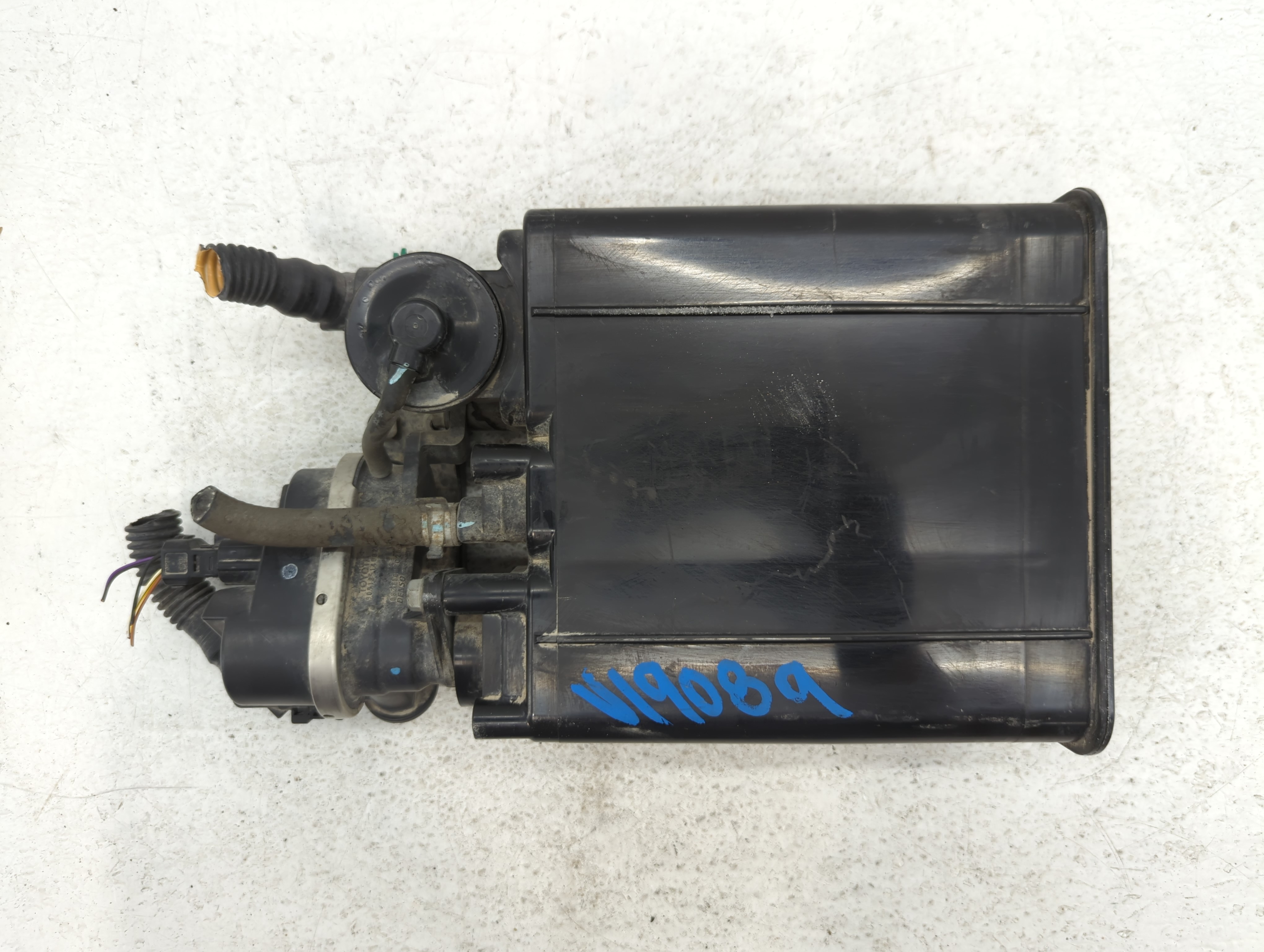 2006 Toyota Rav4 Fuel Vapor Charcoal Canister 706950 - Oemusedautoparts1.com