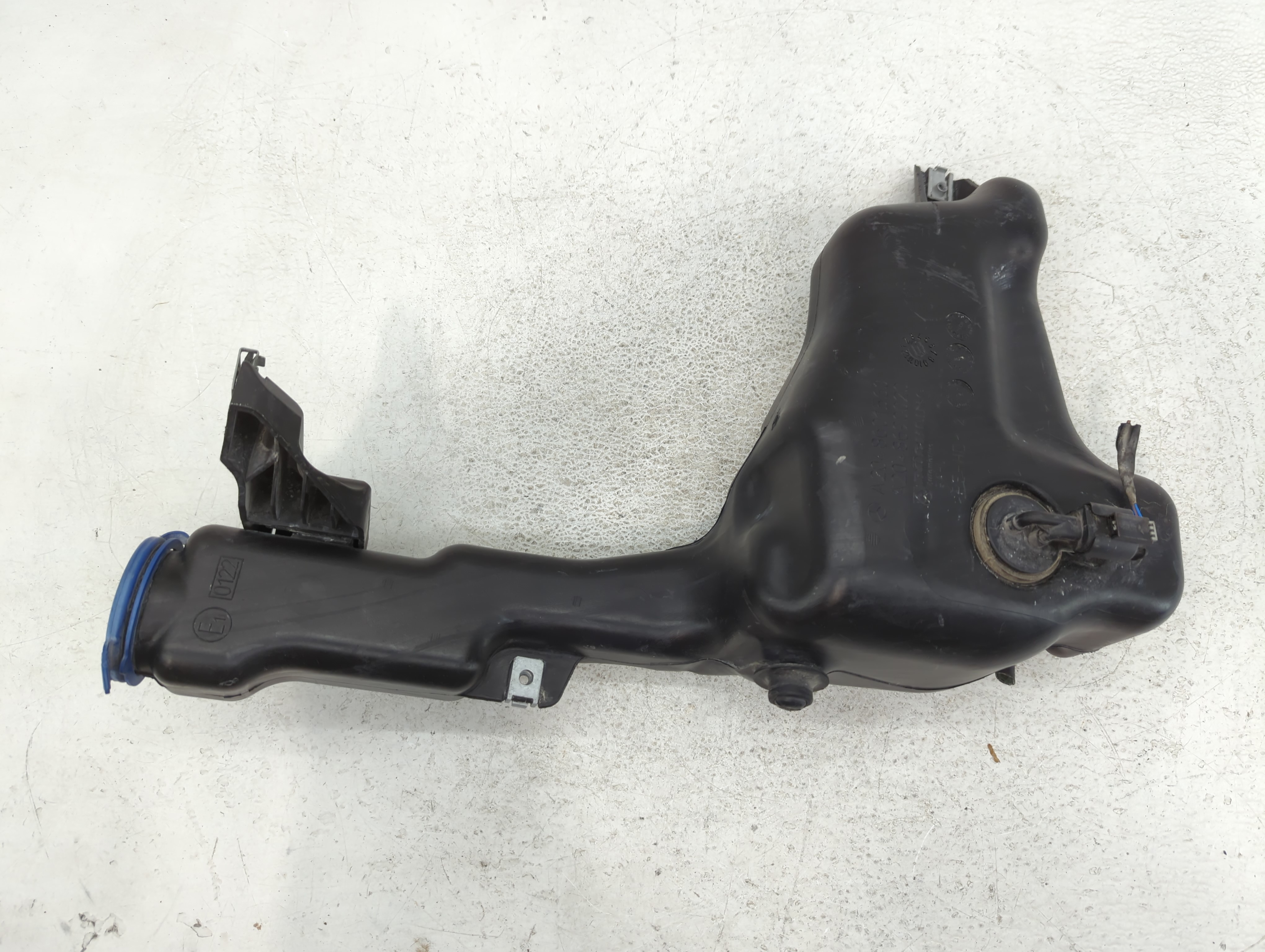 Mercedes-benz C250 Windshield Washer Fluid Reservoir Bottle Oem 707432 - Oemusedautoparts1.com