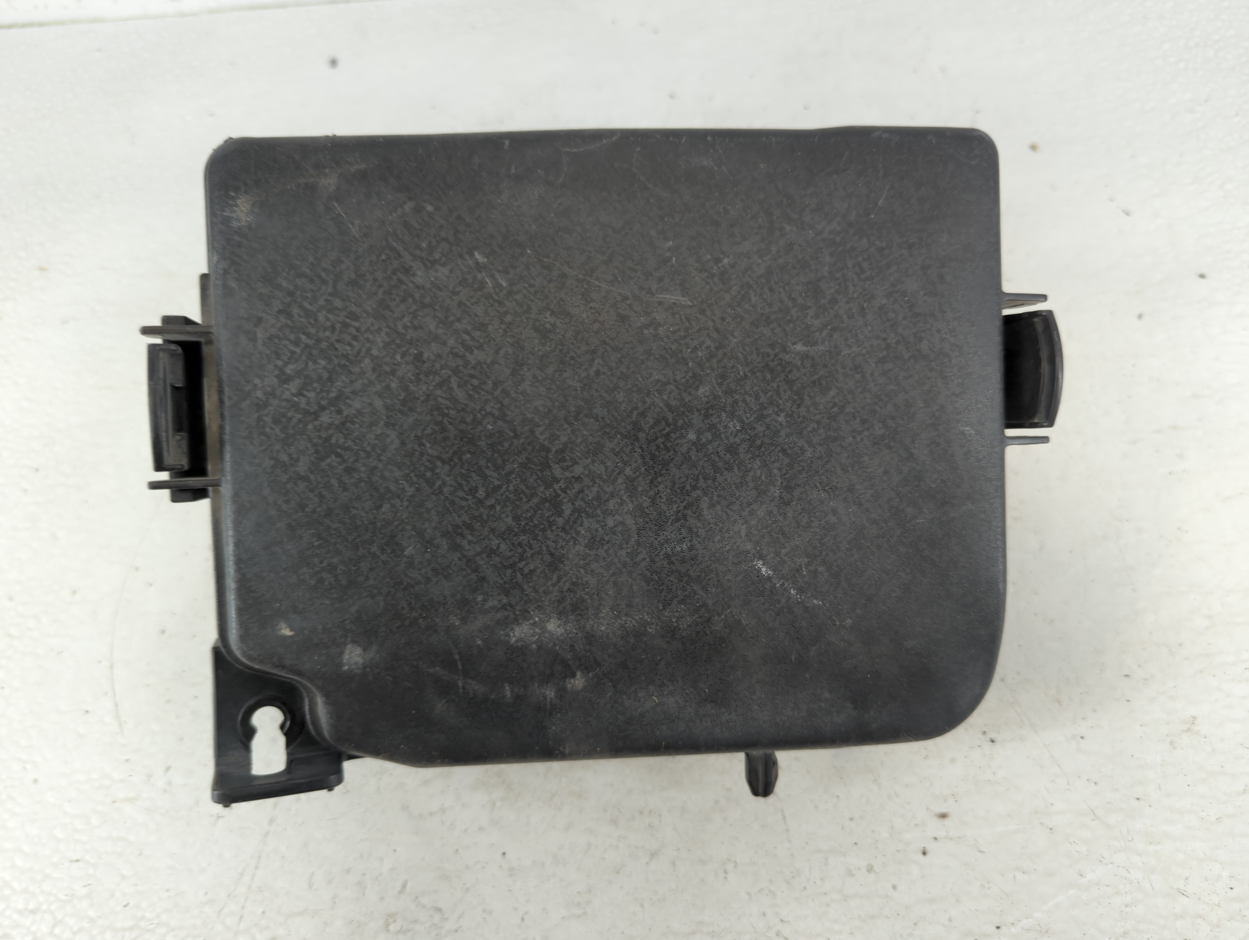 Picture of 2014-2016 Hyundai Elantra Fusebox Fuse Box Relay Module 91951-3x710 707550