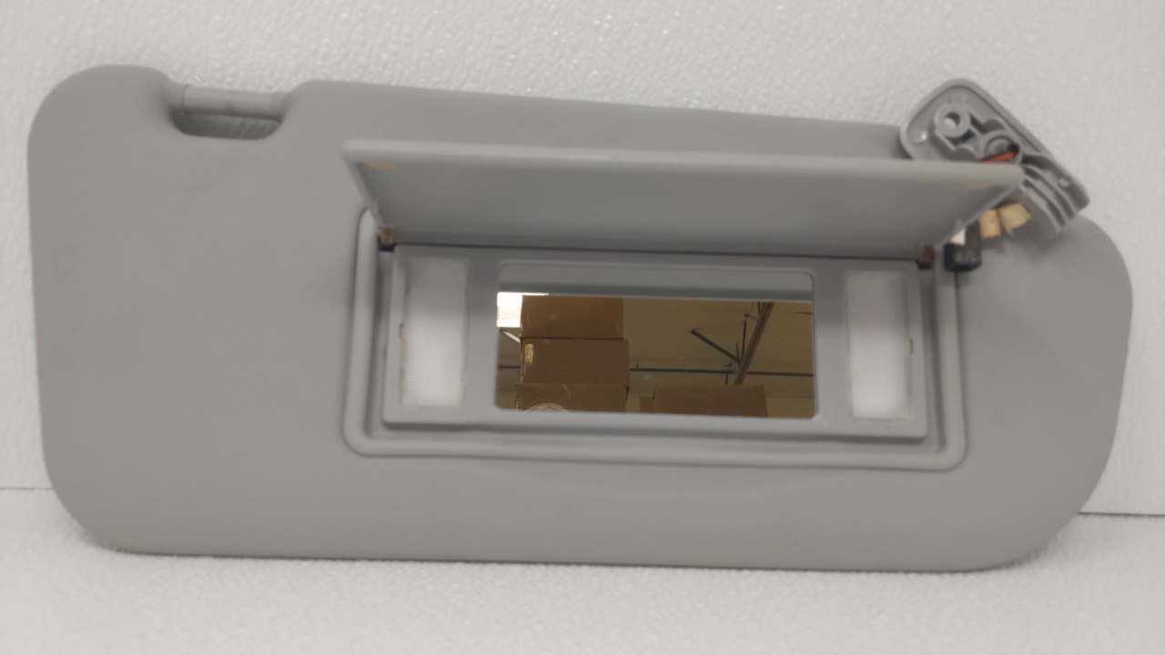 Picture of 2004 Mazda 3 Passenger Sun Visor Mirror Right Sunvisor Gray 70781