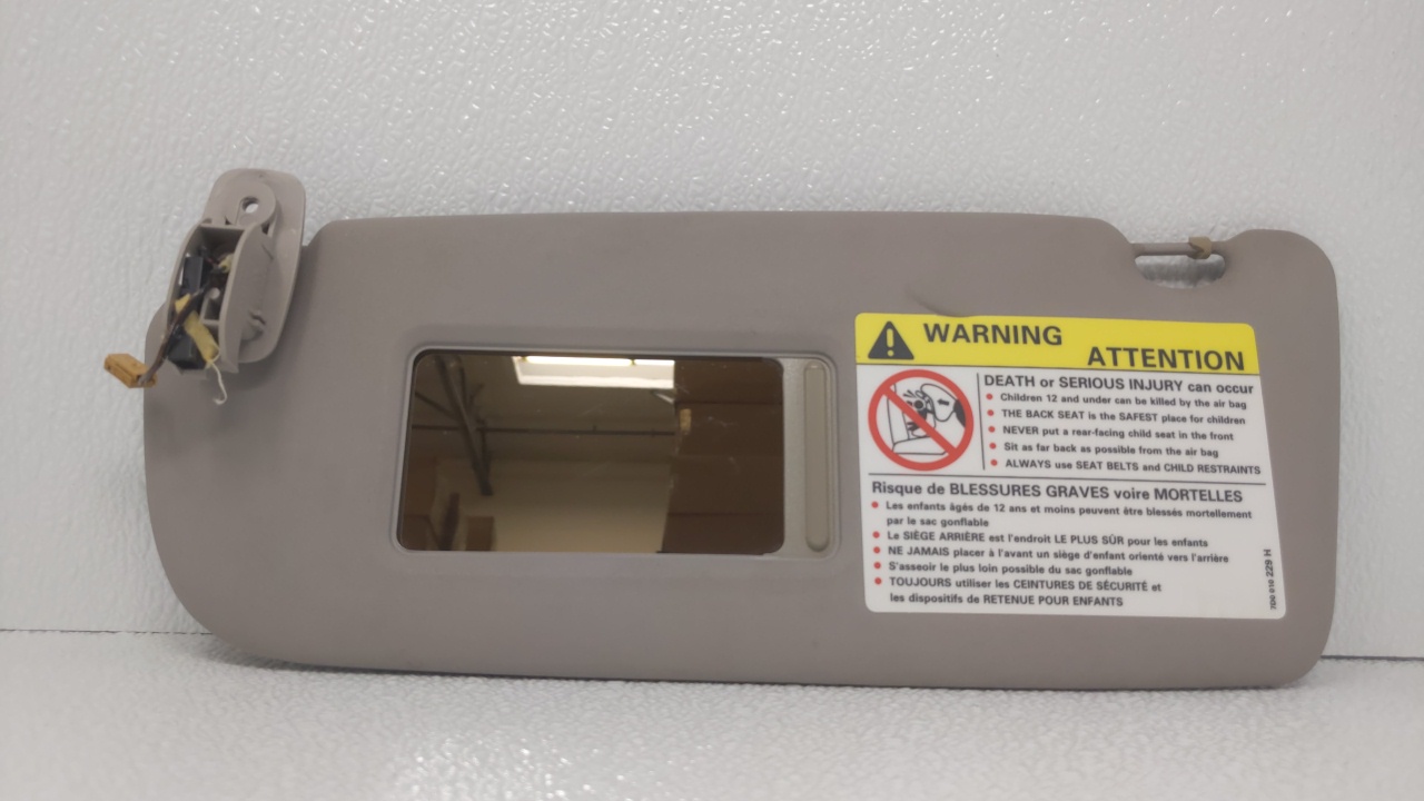 Picture of 1998 Audi A4 Driver Sun Visor Mirror Left Sunvisor Gray 70782