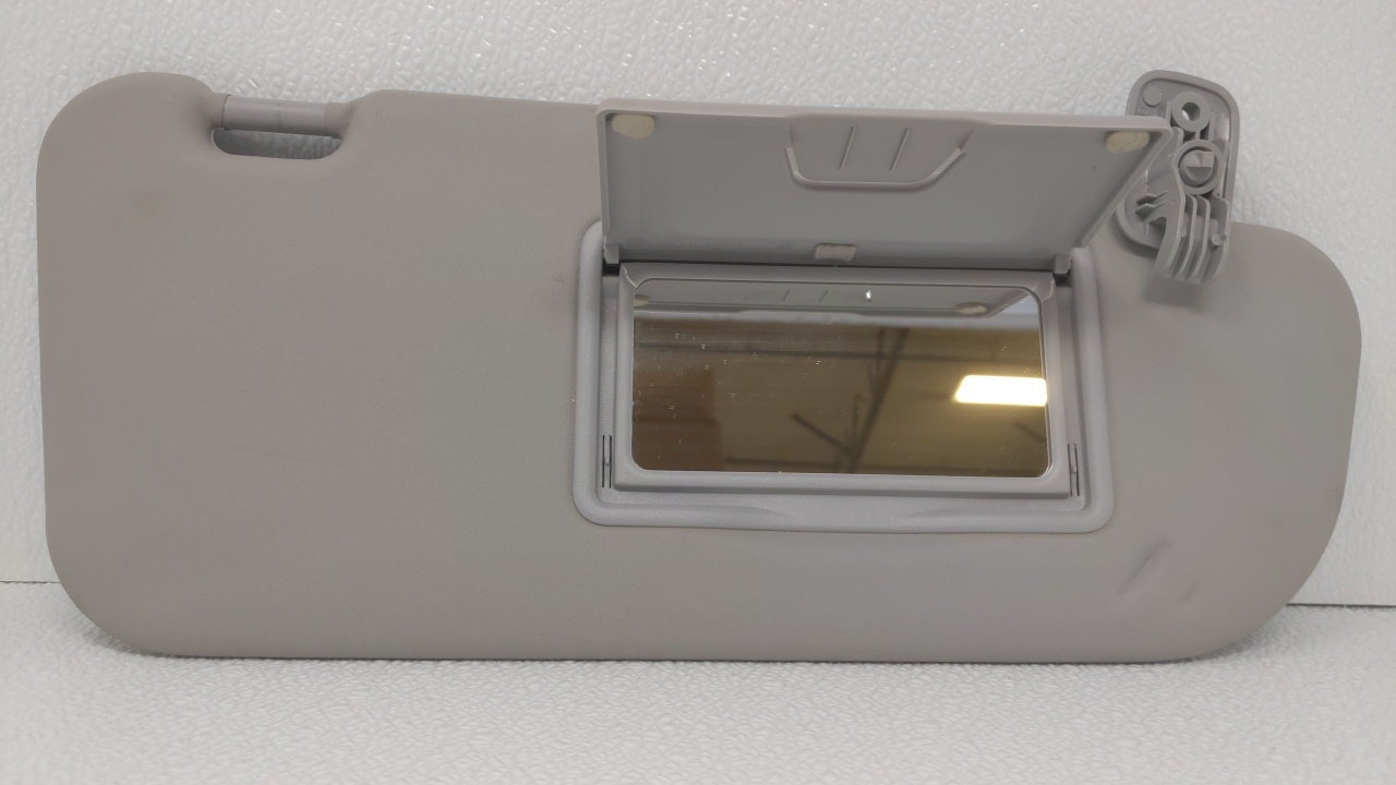 Picture of 2004 Mazda 3 Passenger Sun Visor Mirror Right Sunvisor Gray 70785