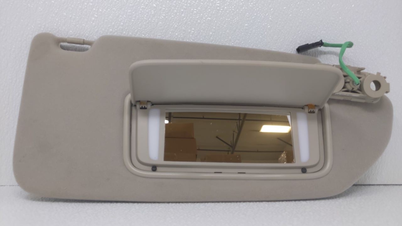 2005 Volvo V70 Passenger Sun Visor Mirror Right Sunvisor Tan 70808 - Oemusedautoparts1.com
