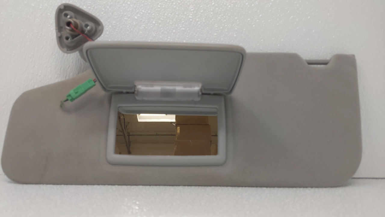 2005 Ford Five Hundred Driver Sun Visor Mirror Left Sunvisor Gray 70814 - Oemusedautoparts1.com