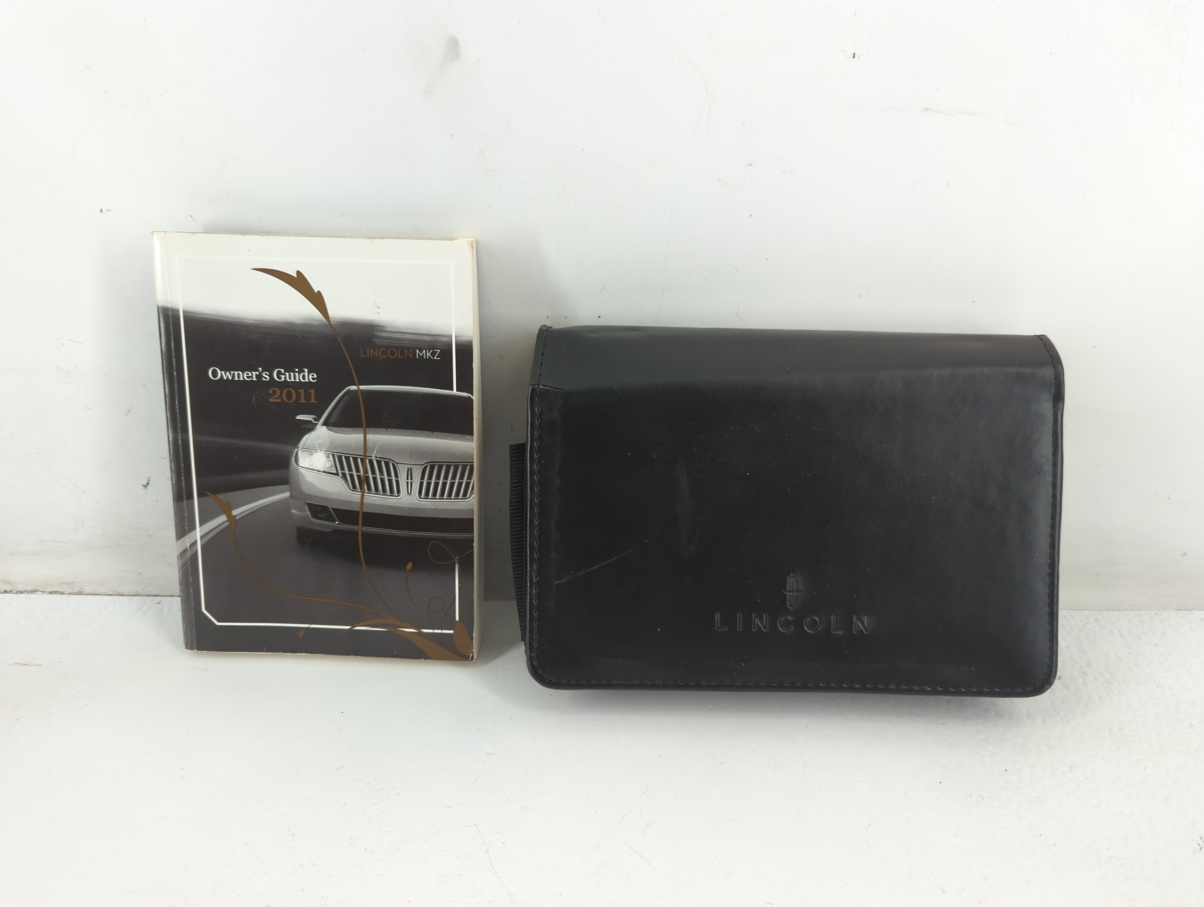 Picture of 2011 Lincoln Mkz Owners Manual Book Guide 708477